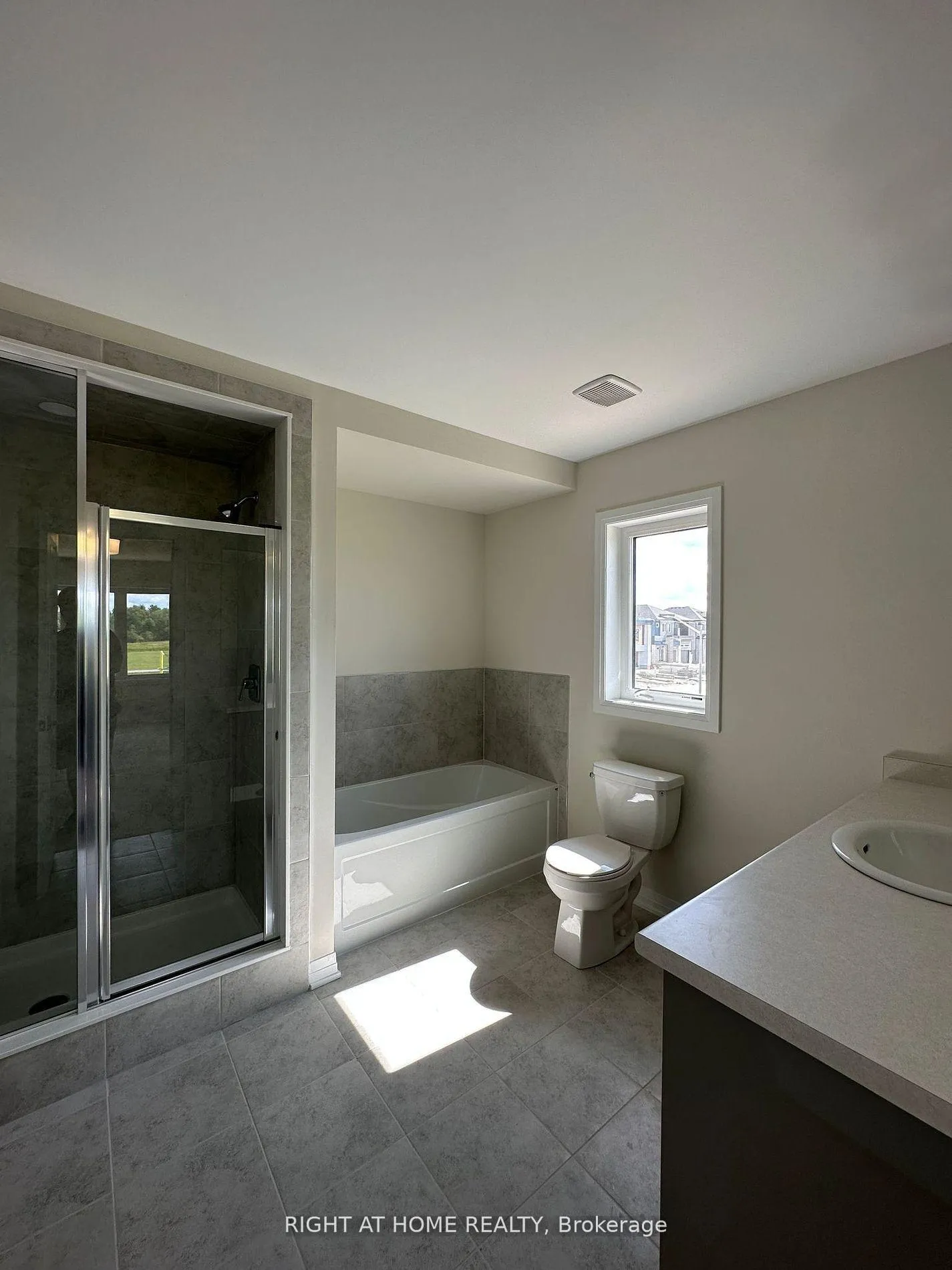 Photo 11 of 3713 Quayside Drive N, Severn, West Shore — HOMEH
