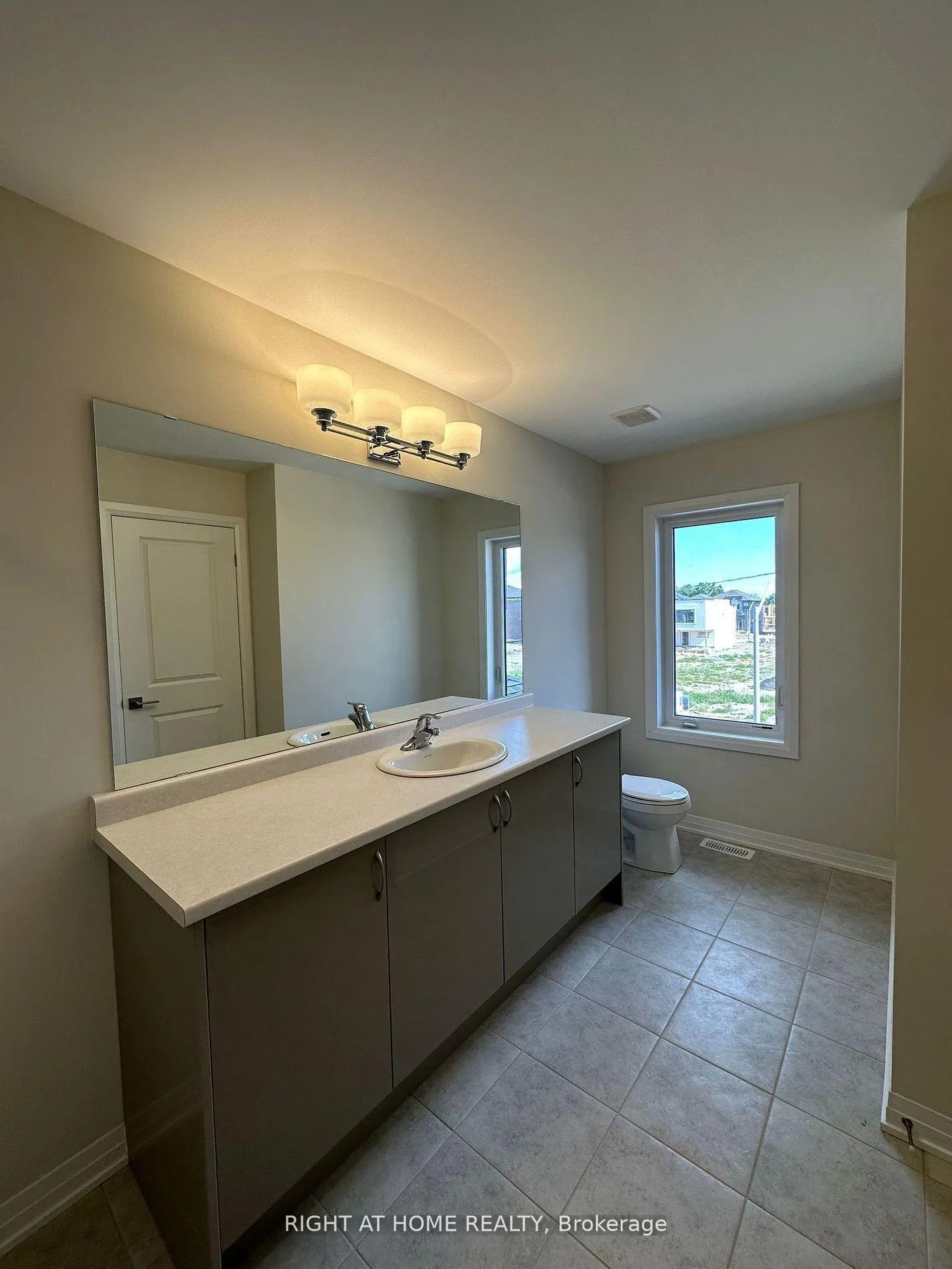 Photo 12 of 3713 Quayside Drive N, Severn, West Shore — HOMEH
