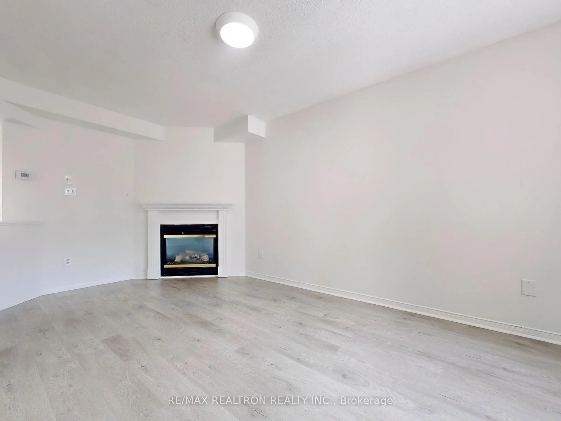 Photo 7 of 35 Basswood Drive, Barrie, Holly — HOMEH