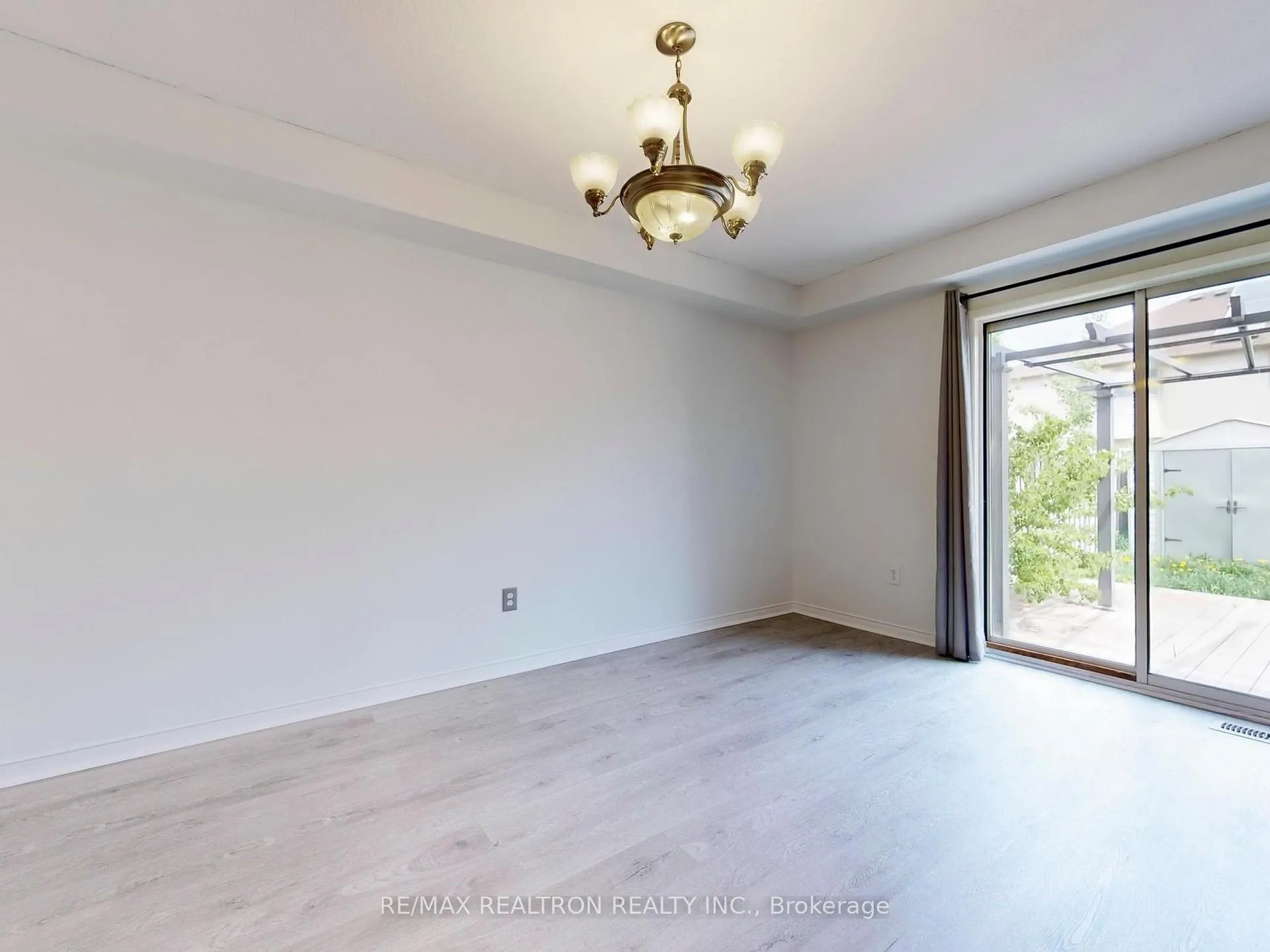 Photo 9 of 35 Basswood Drive, Barrie, Holly — HOMEH