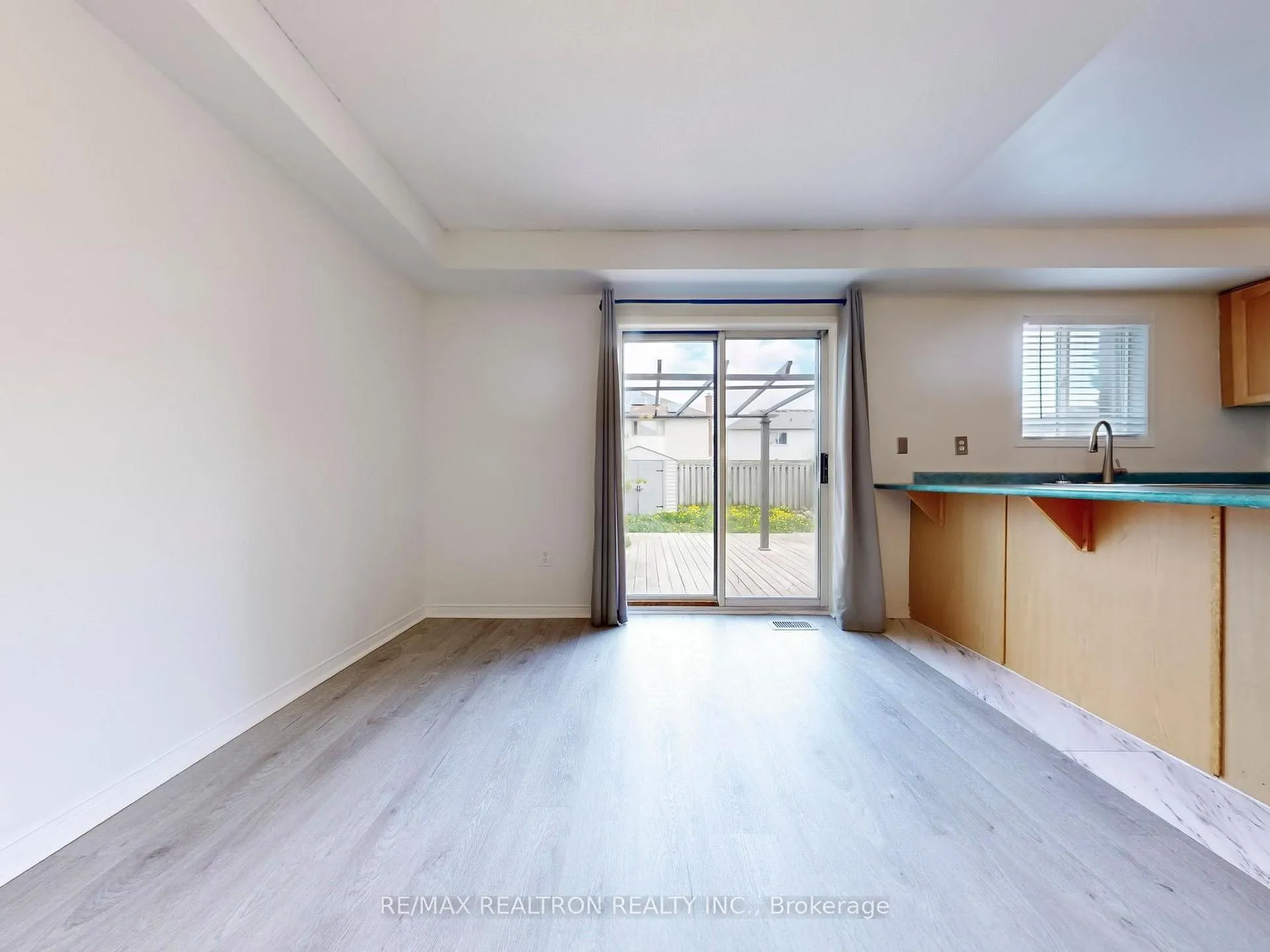 Photo 10 of 35 Basswood Drive, Barrie, Holly — HOMEH