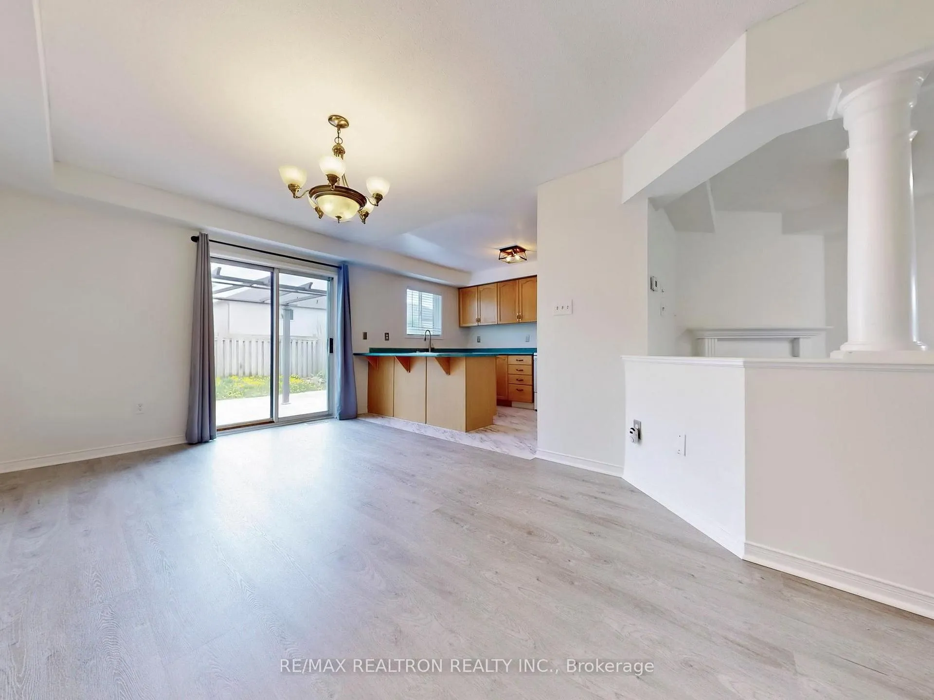 Photo 11 of 35 Basswood Drive, Barrie, Holly — HOMEH