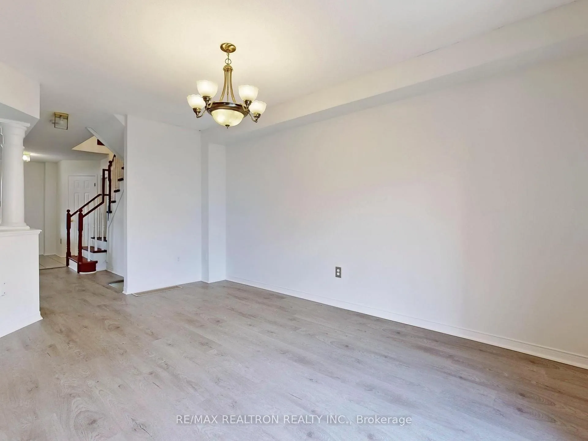 Photo 12 of 35 Basswood Drive, Barrie, Holly — HOMEH