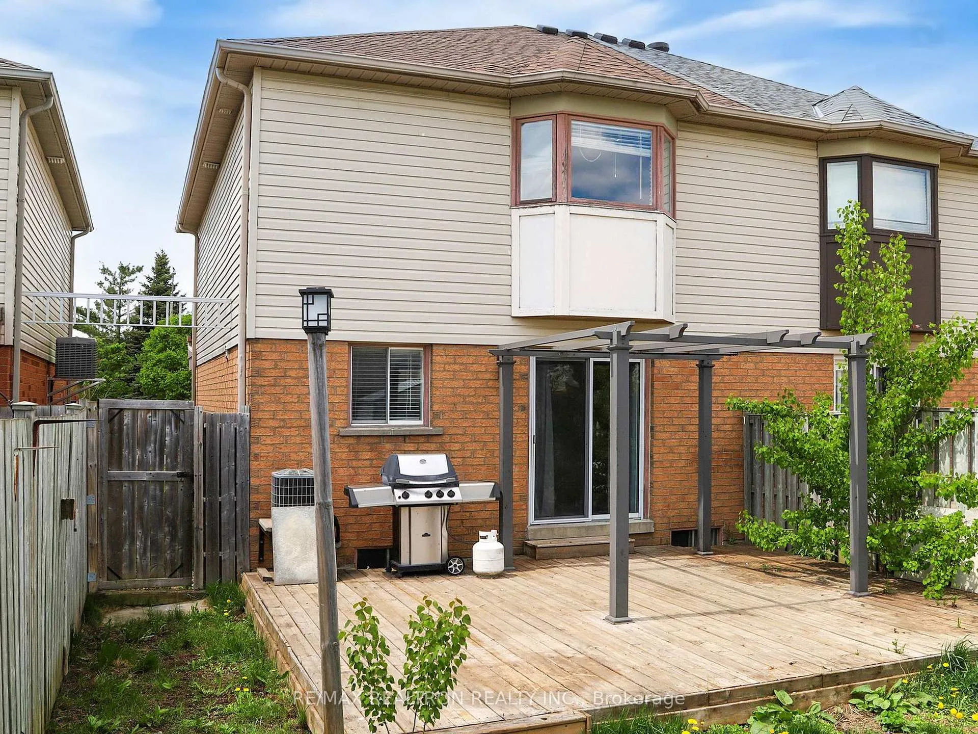 Photo 36 of 35 Basswood Drive, Barrie, Holly — HOMEH