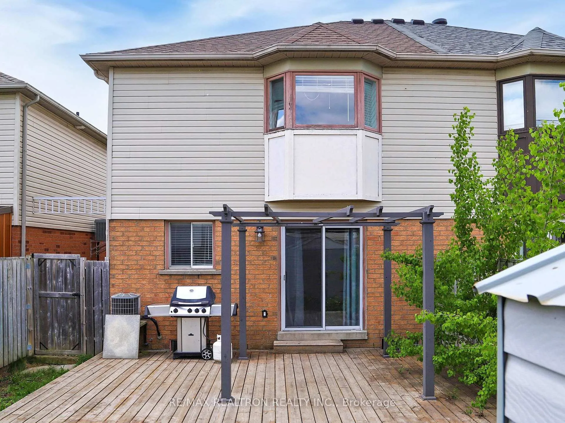 Photo 37 of 35 Basswood Drive, Barrie, Holly — HOMEH