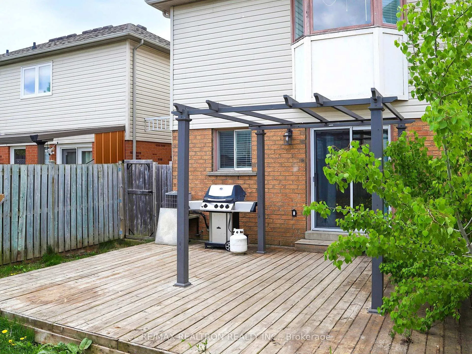 Photo 38 of 35 Basswood Drive, Barrie, Holly — HOMEH