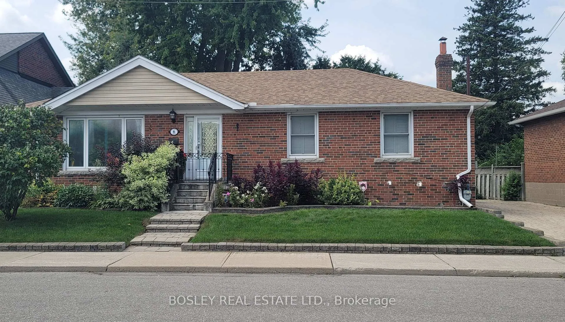 Front of Unit Bsmt, 6 Youngmill Drive