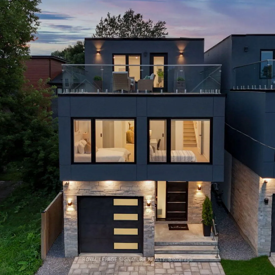 Front of 1240A Bayview Street
