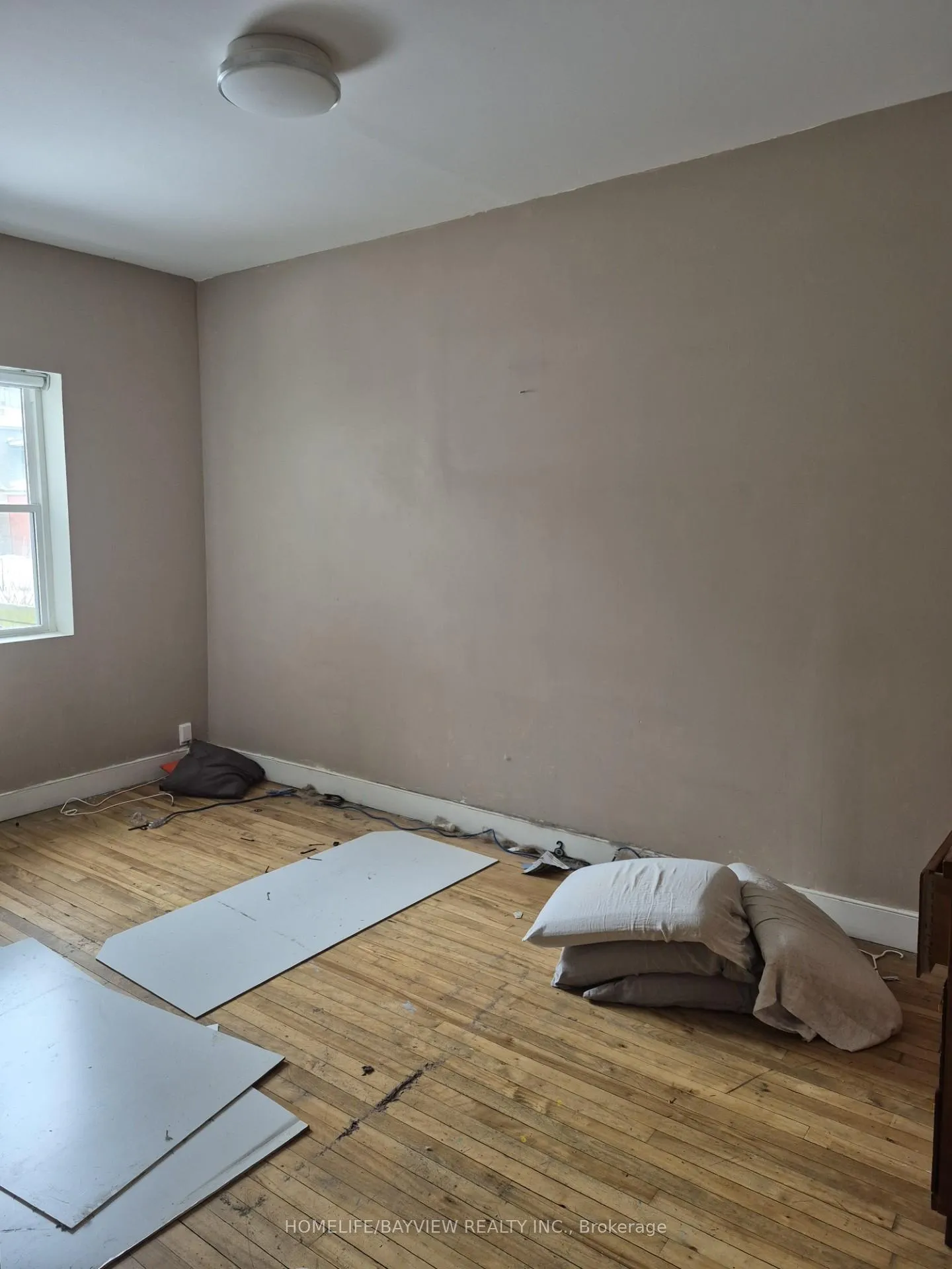 Photo 3 of 326 Rhodes Avenue E, Toronto, Greenwood-Coxwell — HOMEH