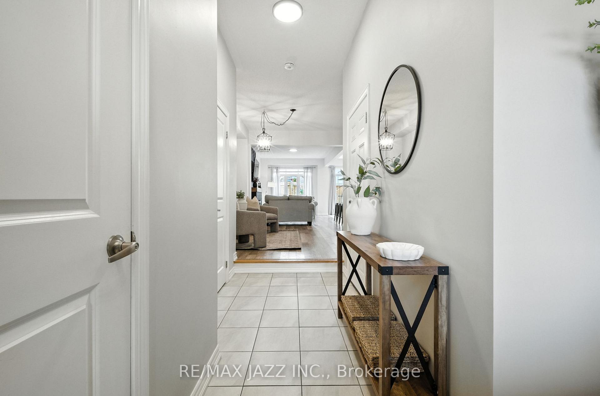 Photo 7 of 70 Lyle Drive, Clarington, Bowmanville — HOMEH