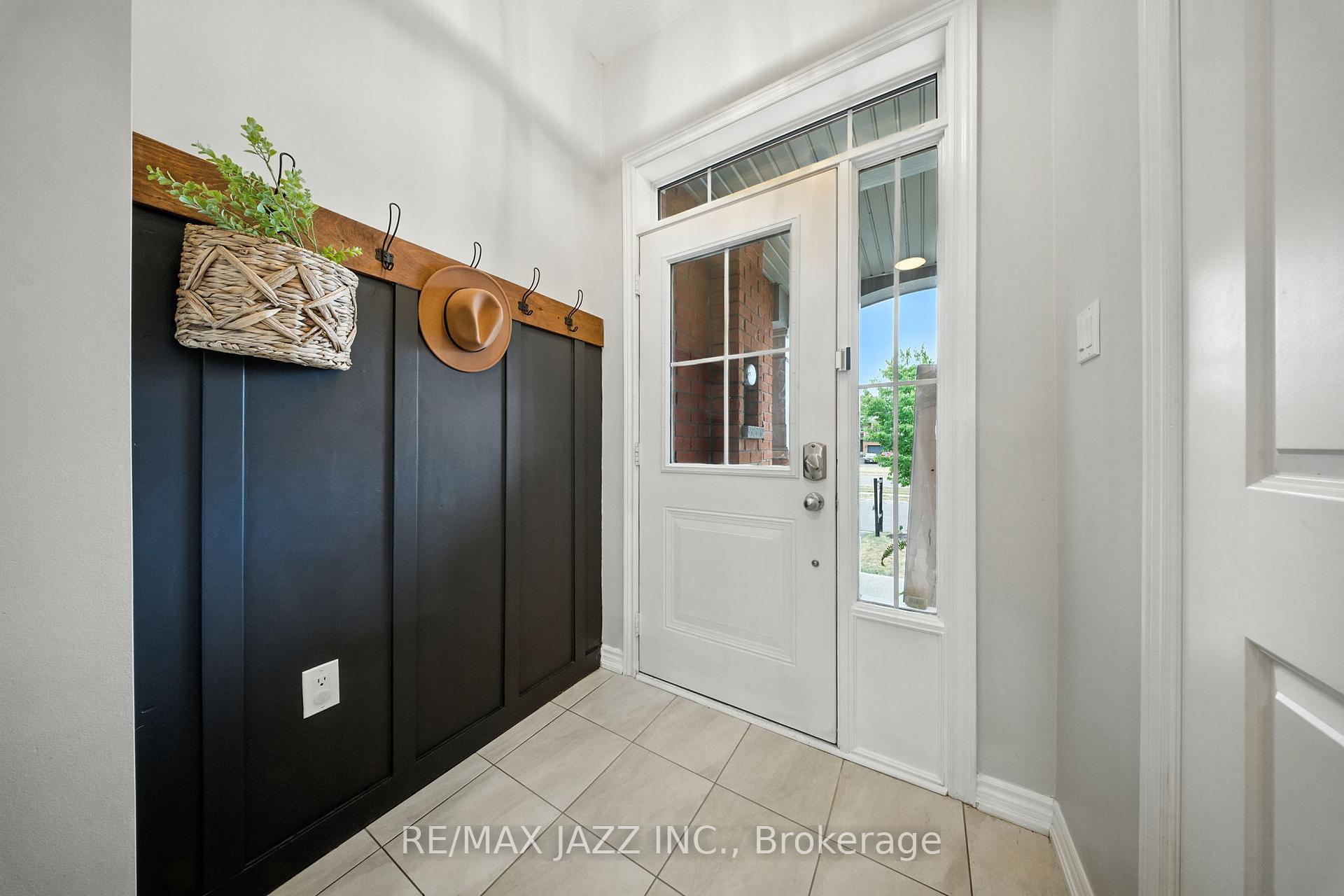 Photo 8 of 70 Lyle Drive, Clarington, Bowmanville — HOMEH