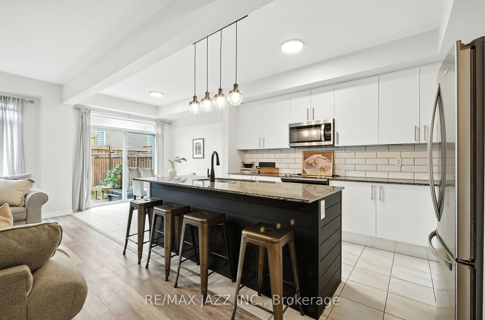 Photo 12 of 70 Lyle Drive, Clarington, Bowmanville — HOMEH