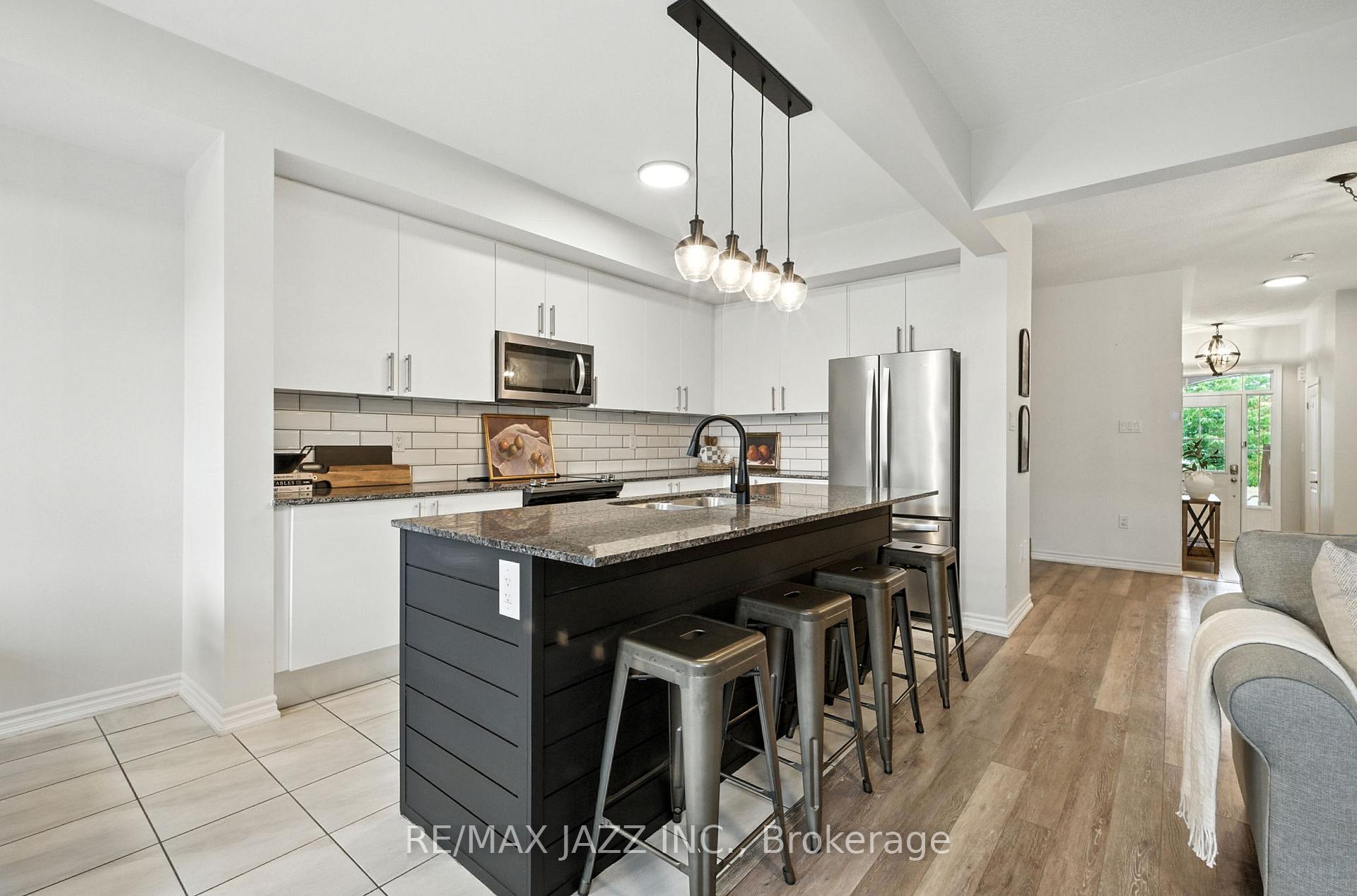 Photo 13 of 70 Lyle Drive, Clarington, Bowmanville — HOMEH