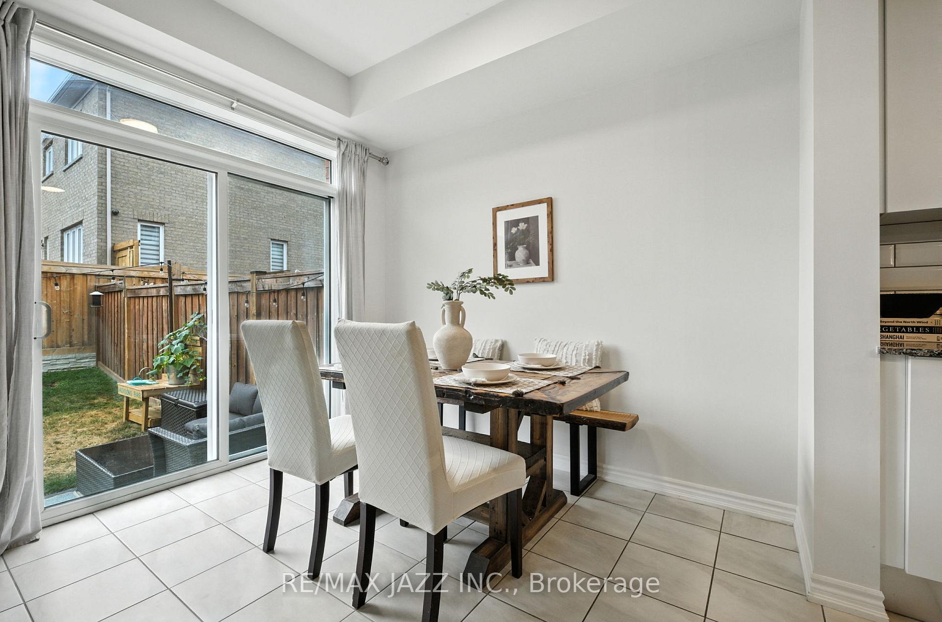 Photo 16 of 70 Lyle Drive, Clarington, Bowmanville — HOMEH