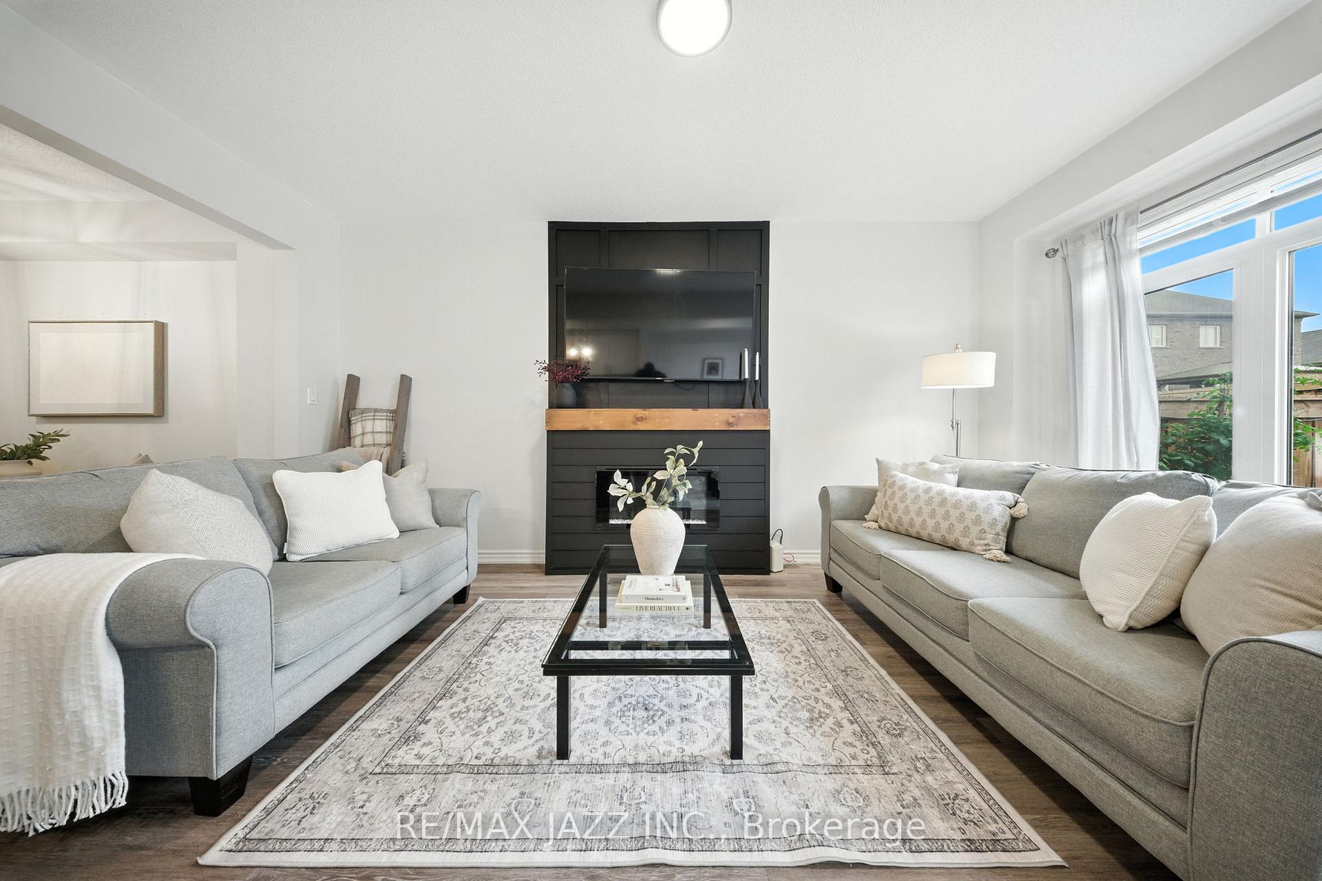 Photo 18 of 70 Lyle Drive, Clarington, Bowmanville — HOMEH