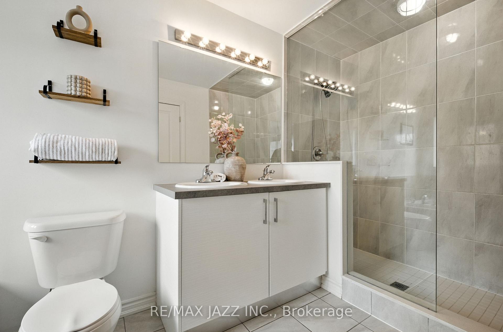Photo 24 of 70 Lyle Drive, Clarington, Bowmanville — HOMEH