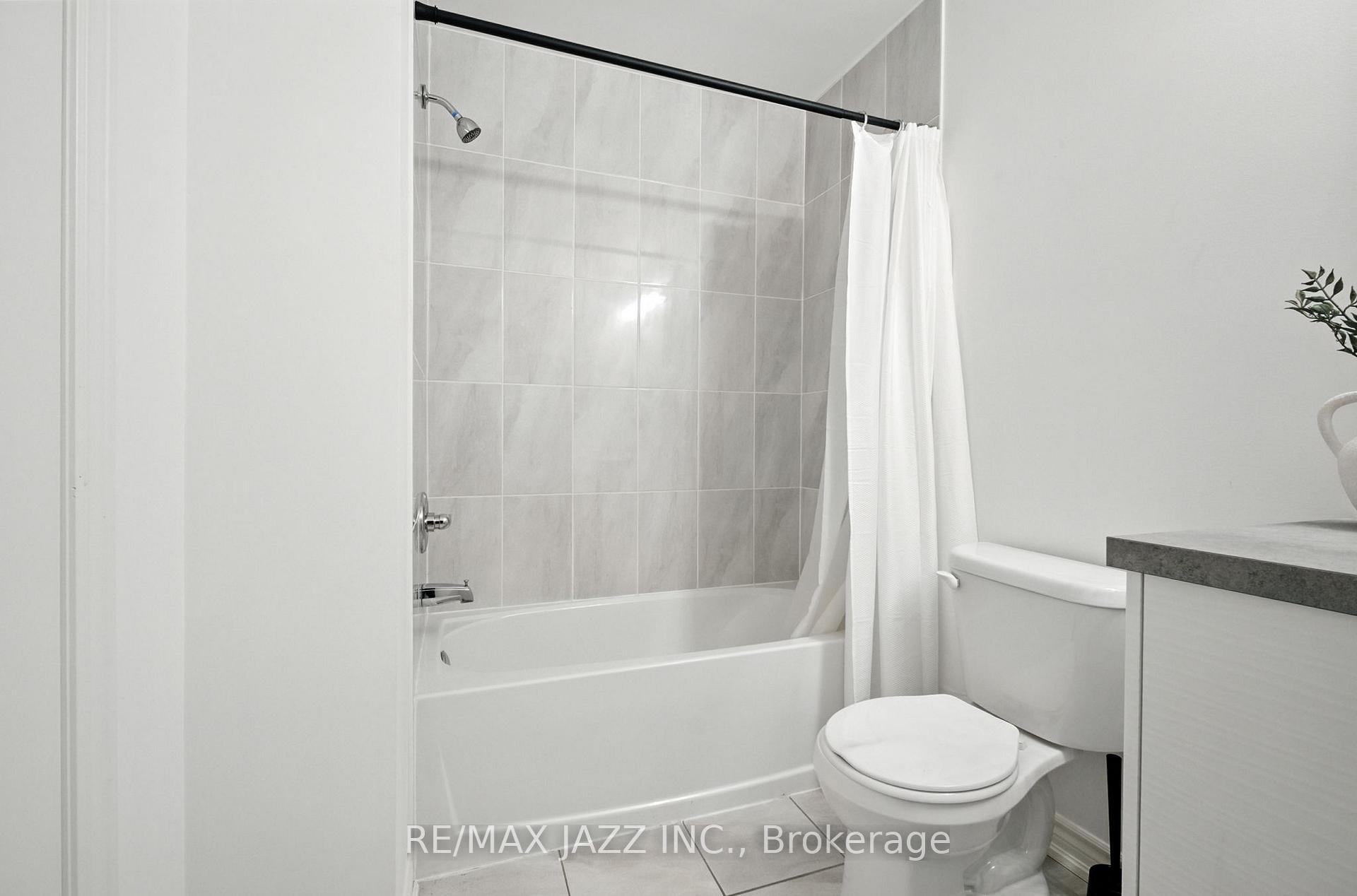 Photo 27 of 70 Lyle Drive, Clarington, Bowmanville — HOMEH