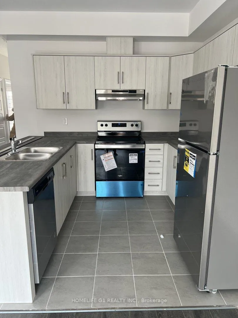 Photo 5 of 82 Dewberry Drive, Kitchener — HOMEH