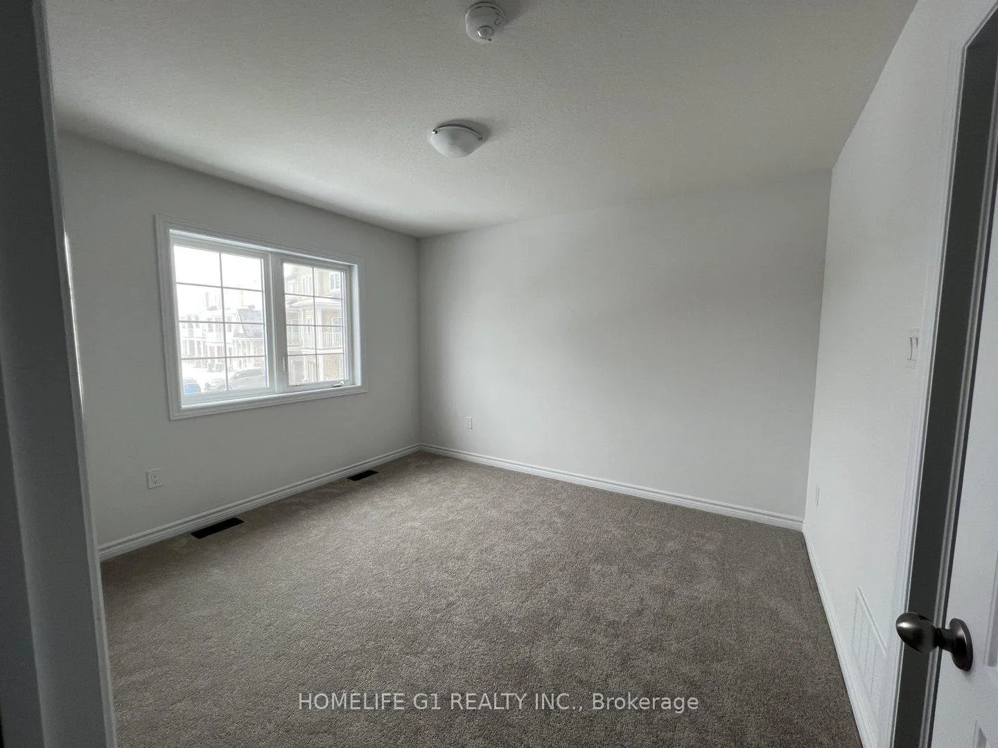 Photo 8 of 82 Dewberry Drive, Kitchener — HOMEH