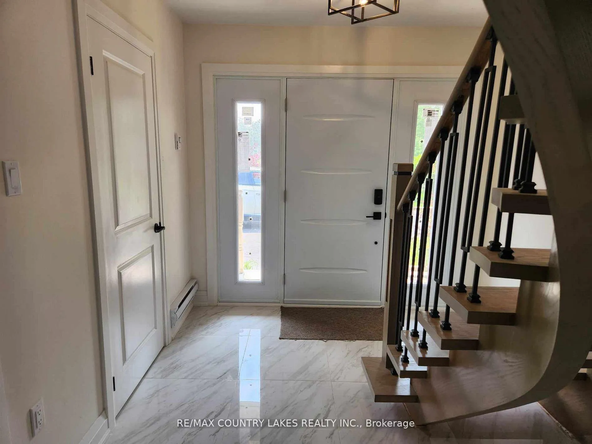 Photo 3 of Unit Upper, 104 Turtle Path, Ramara, Brechin — HOMEH