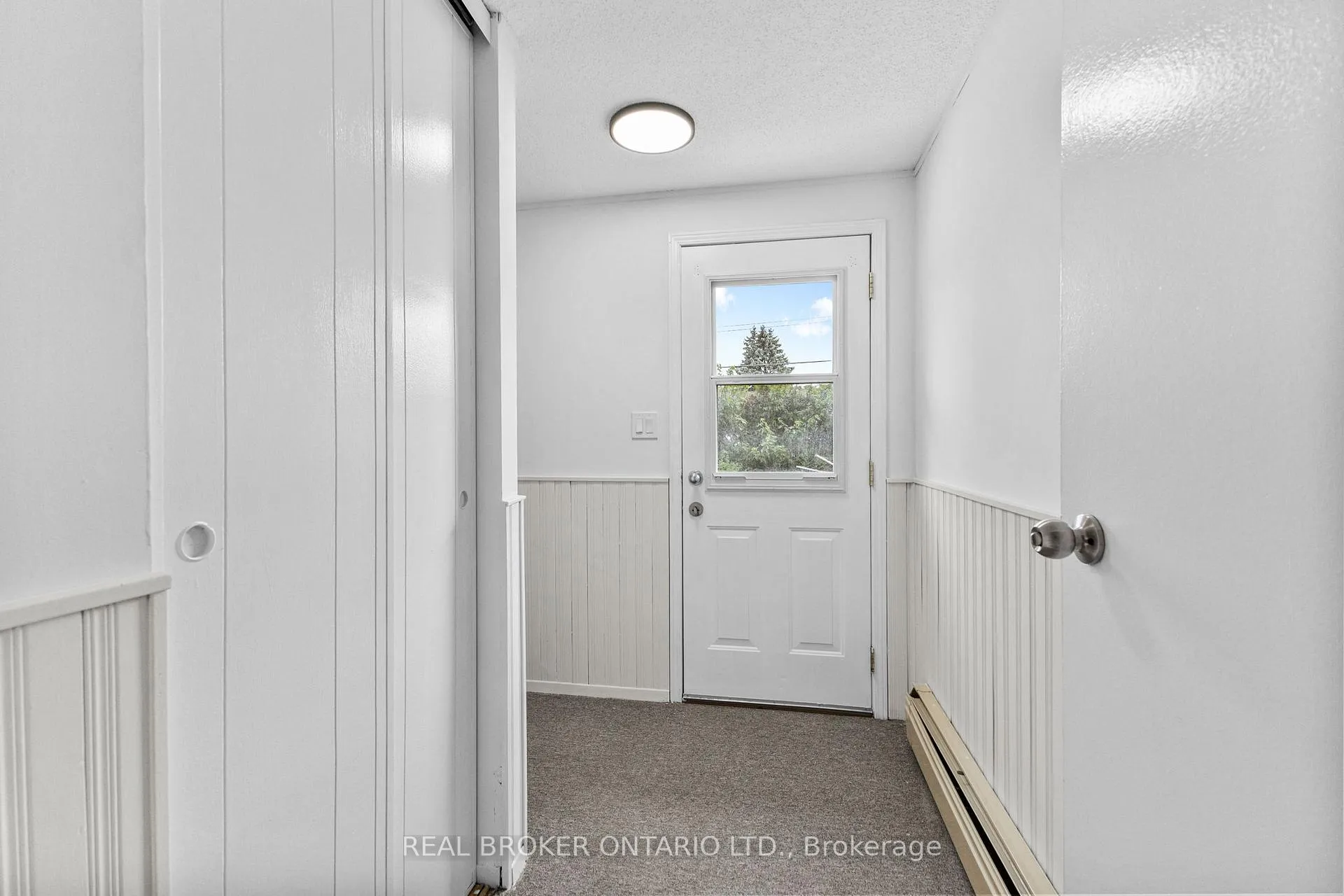 Photo 2 of Unit B, 320 Reynolds Drive, Ottawa, Bilberry Creek/Queenswood Heights — HOMEH