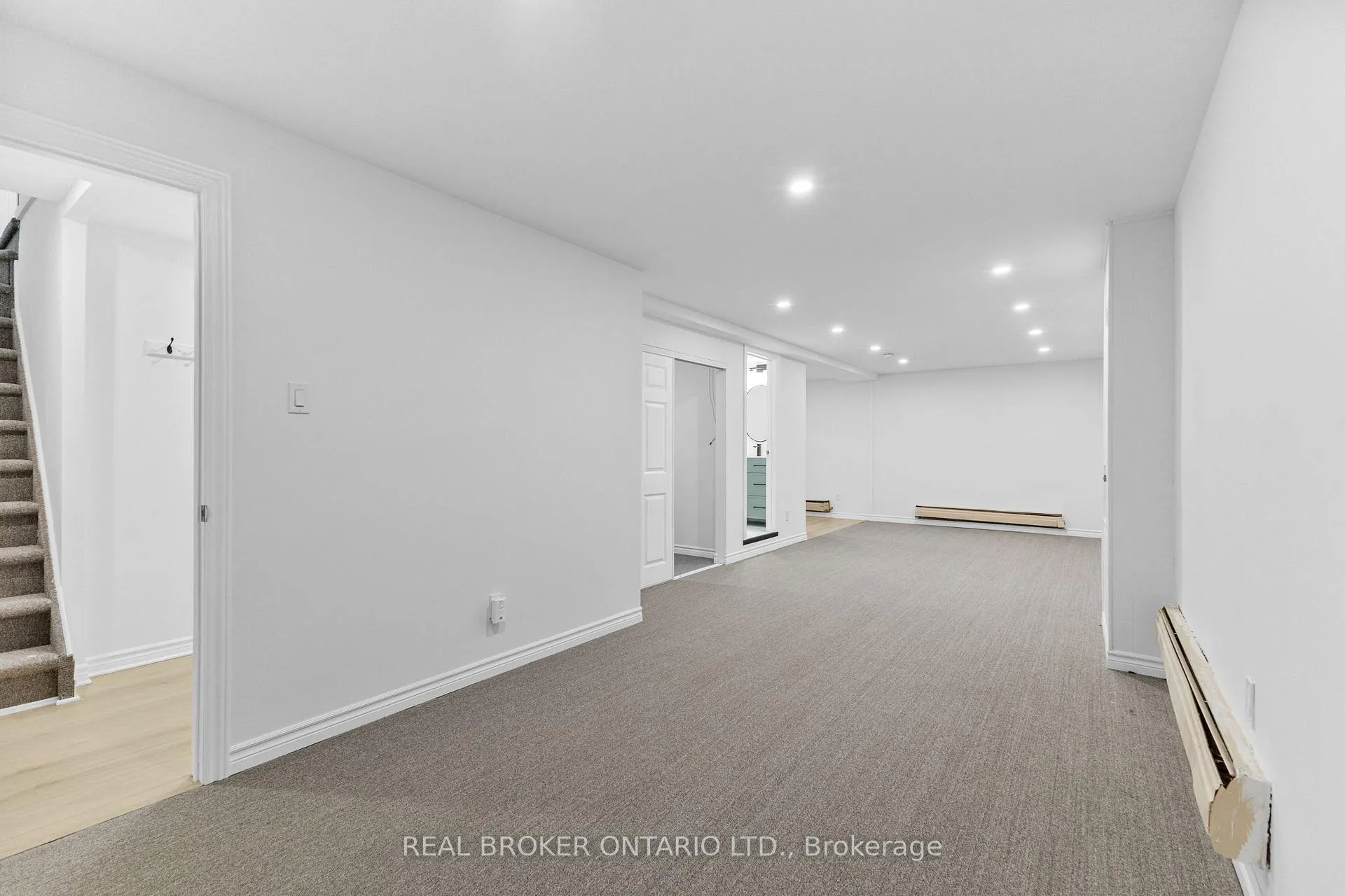 Photo 3 of Unit B, 320 Reynolds Drive, Ottawa, Bilberry Creek/Queenswood Heights — HOMEH