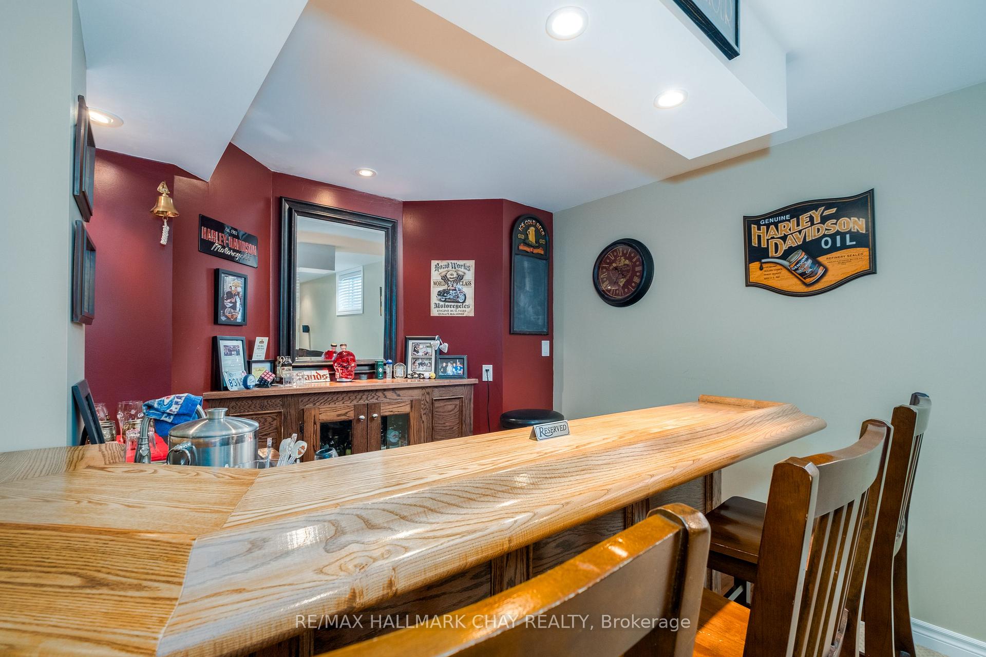 Photo 15 of 105 Crompton Drive, Barrie, Little Lake — HOMEH