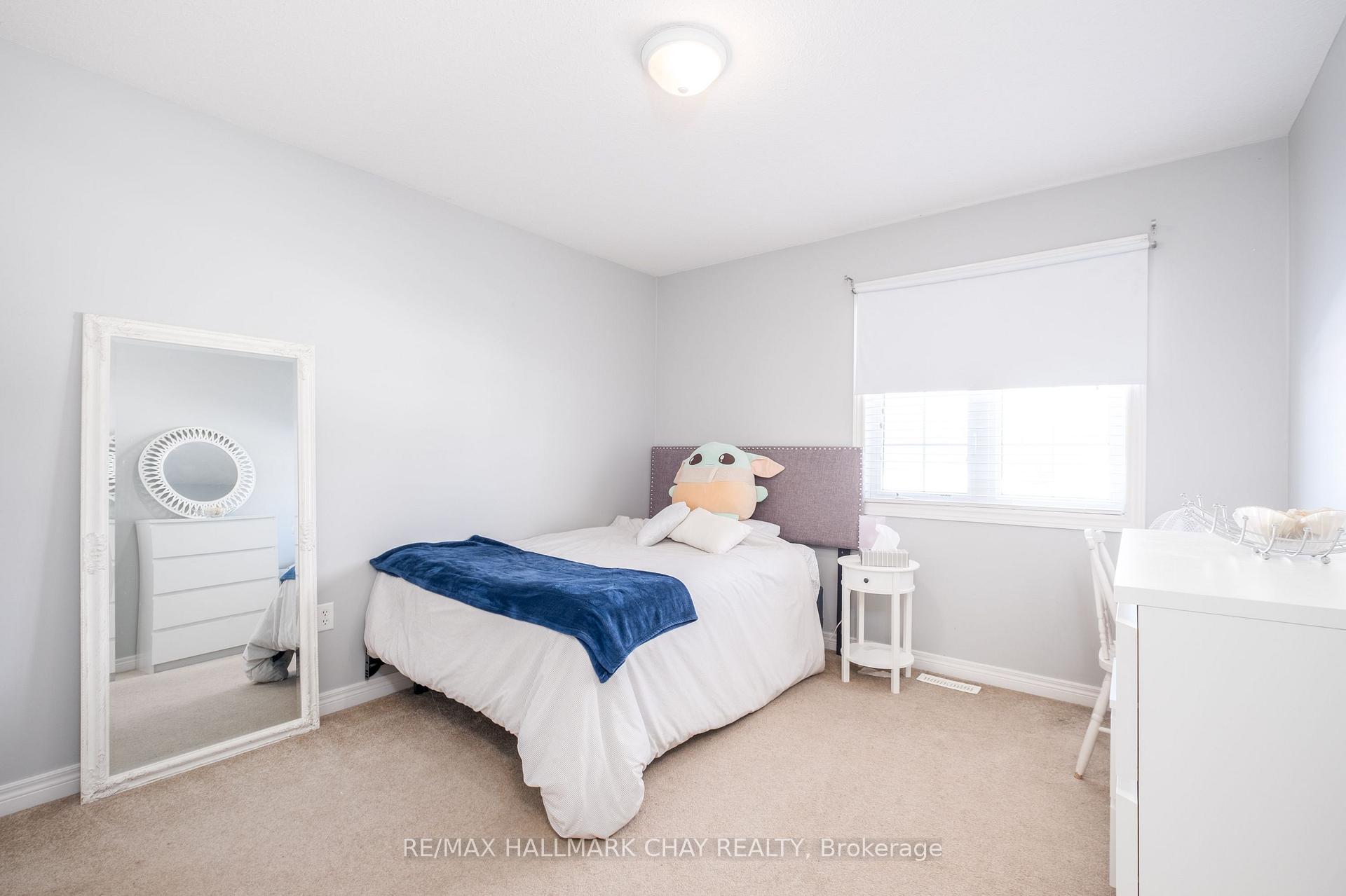 Photo 25 of 105 Crompton Drive, Barrie, Little Lake — HOMEH