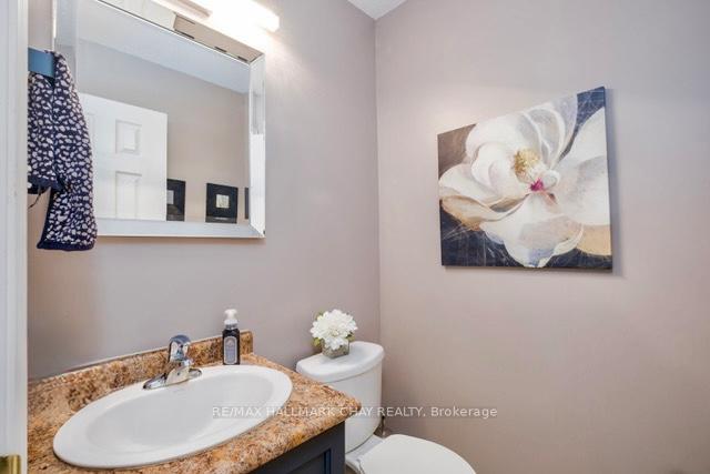 Photo 28 of 105 Crompton Drive, Barrie, Little Lake — HOMEH