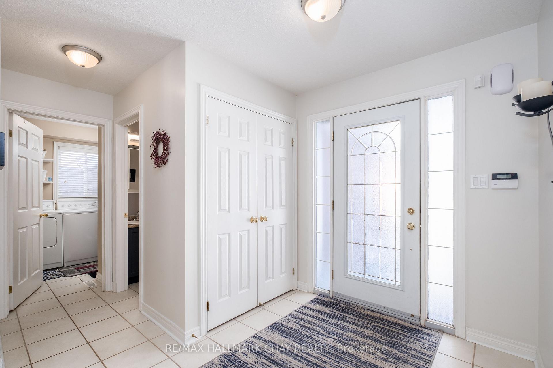 Photo 29 of 105 Crompton Drive, Barrie, Little Lake — HOMEH