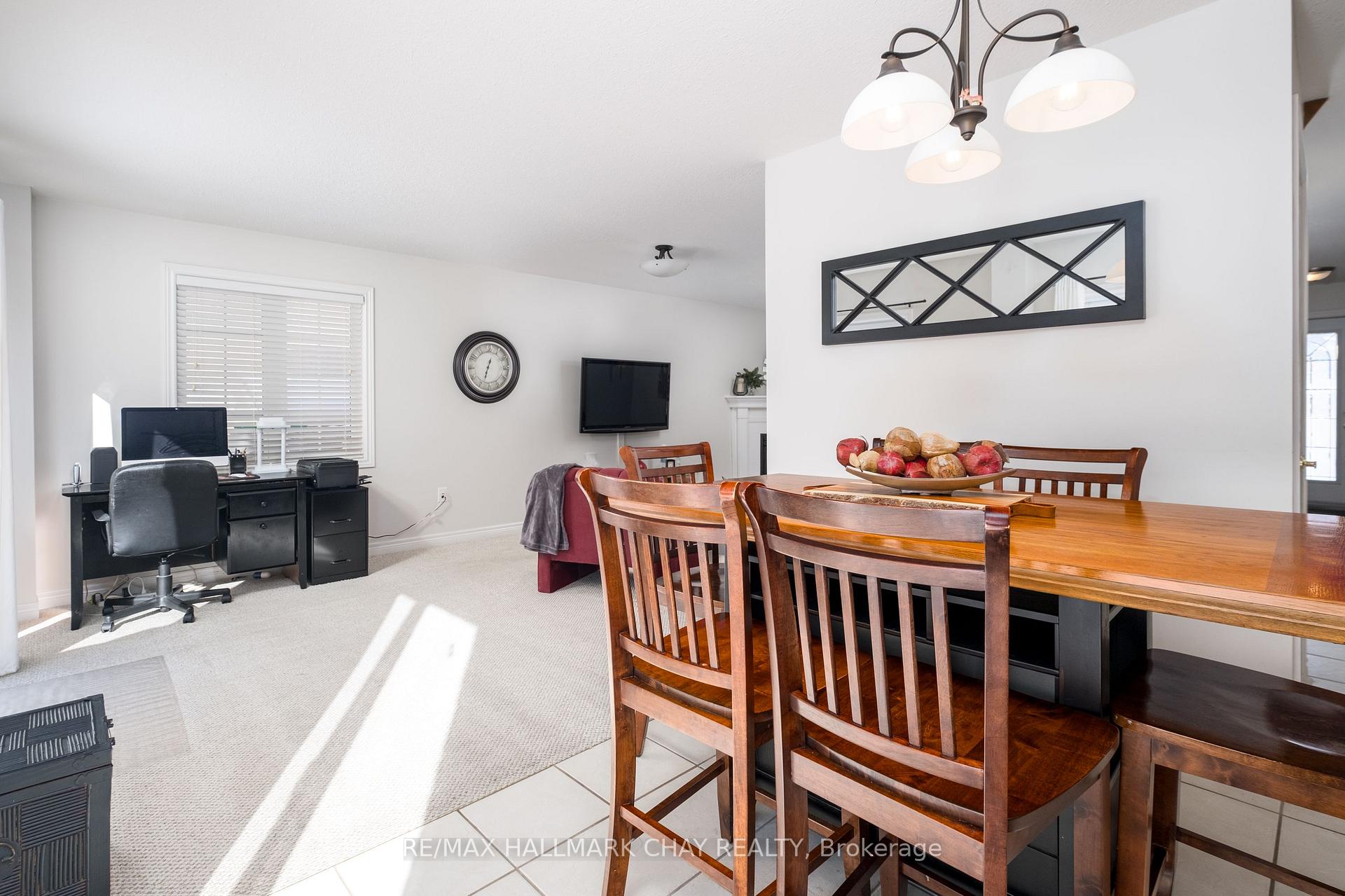 Photo 30 of 105 Crompton Drive, Barrie, Little Lake — HOMEH