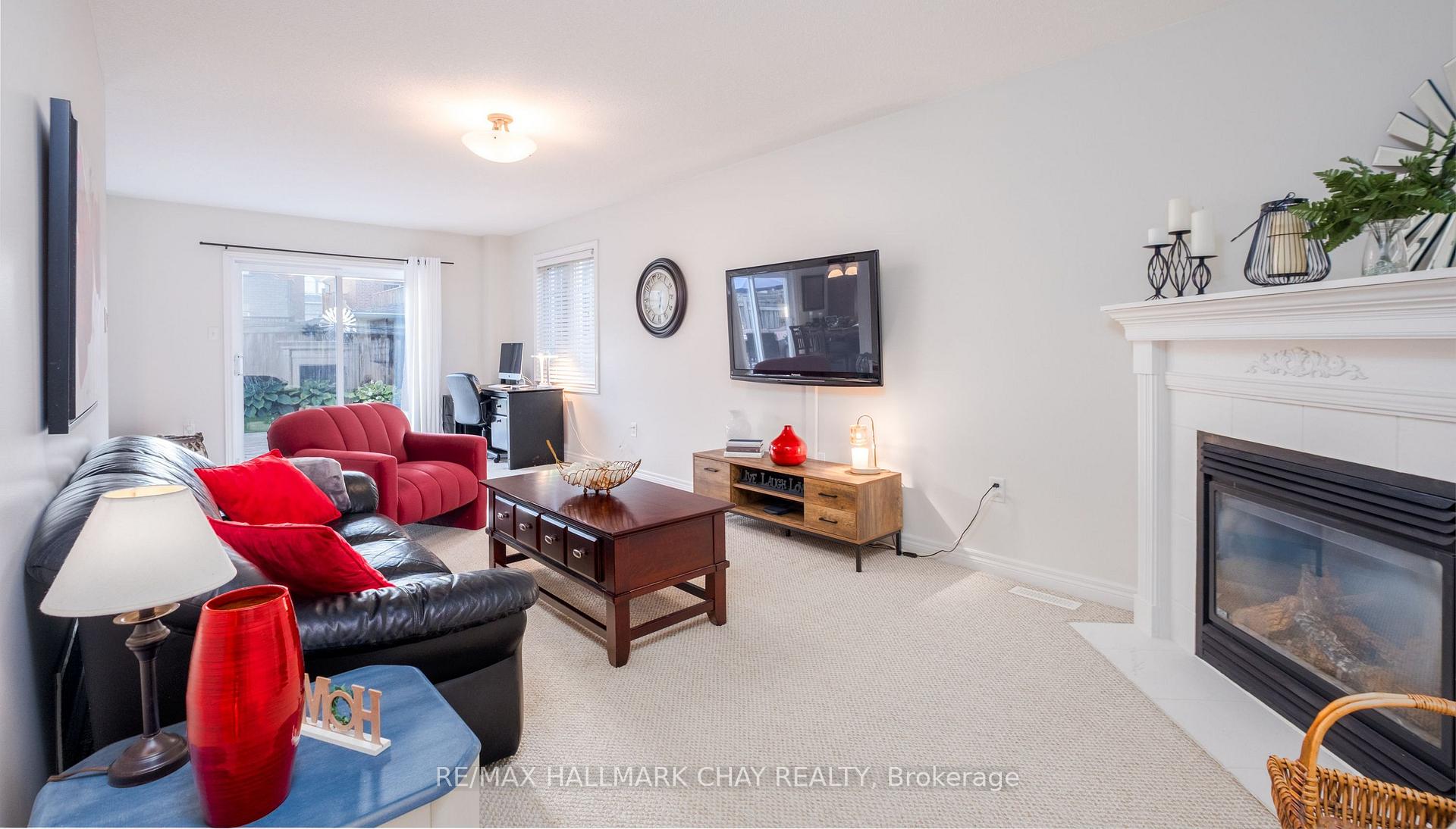 Photo 31 of 105 Crompton Drive, Barrie, Little Lake — HOMEH