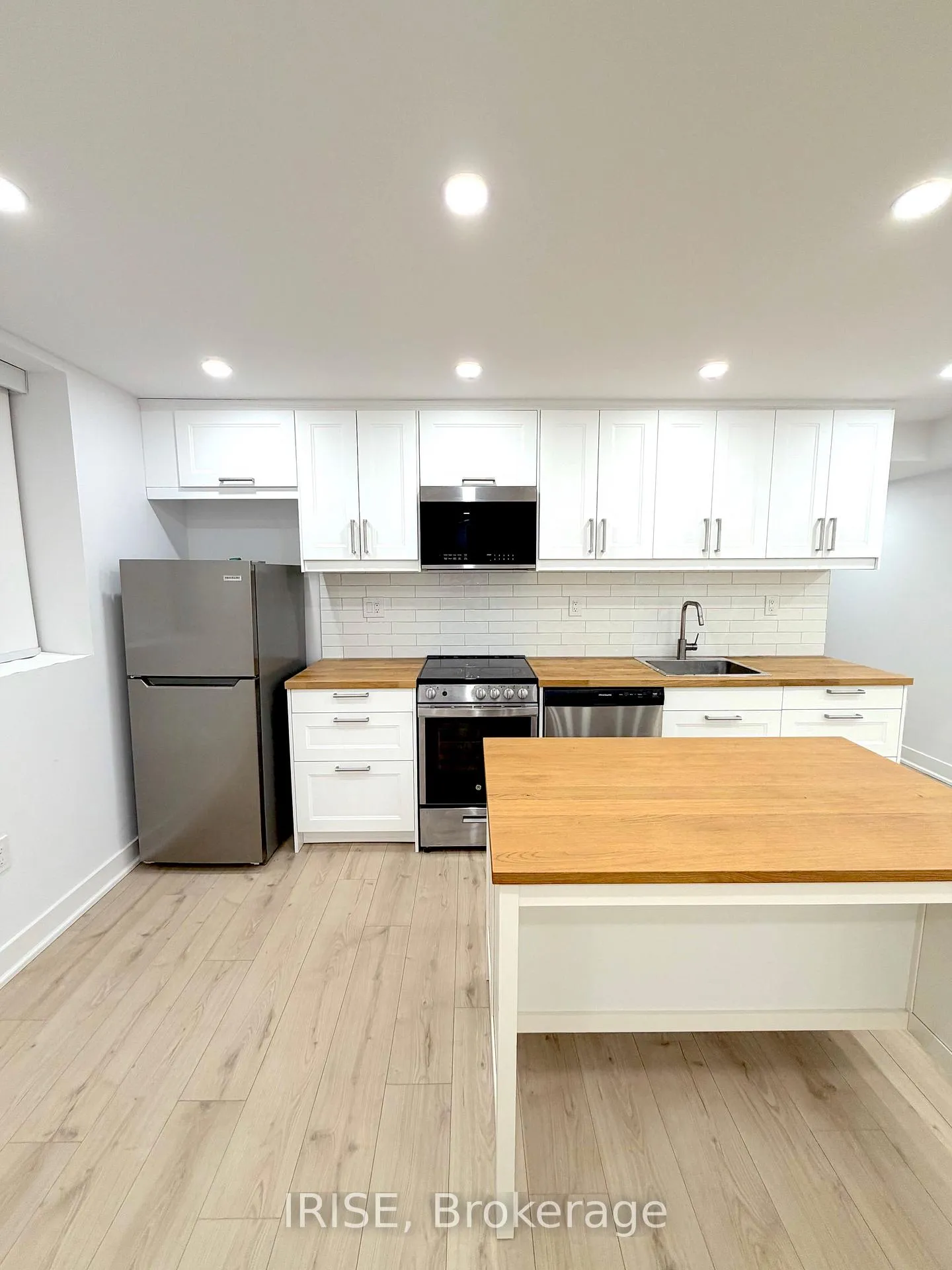 Photo 4 of Unit A, 2 Selwood Avenue, Toronto, The Beaches — HOMEH