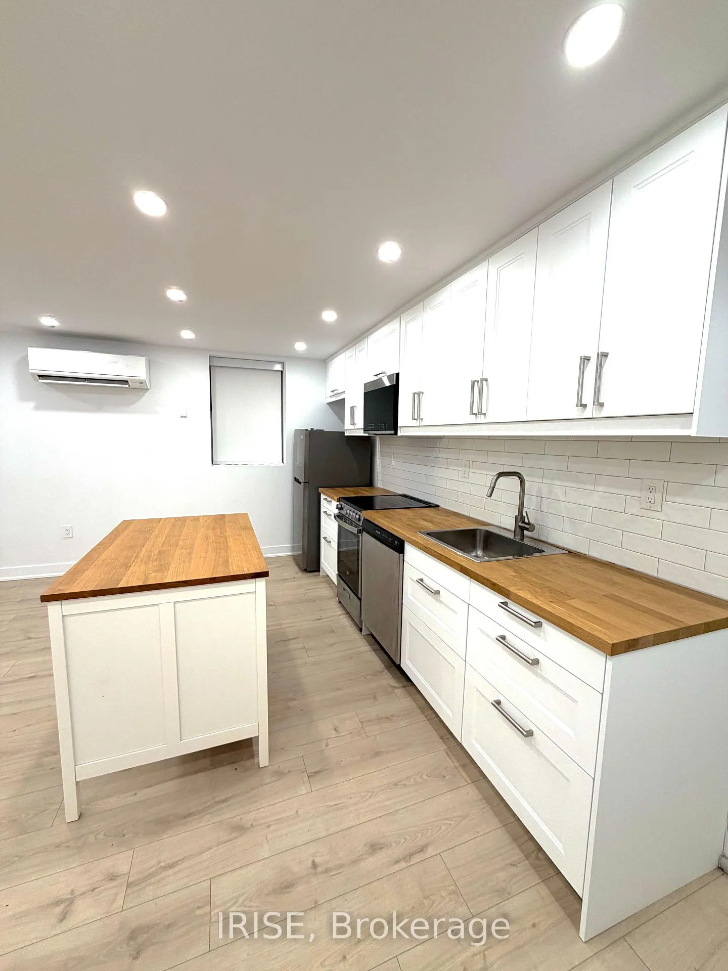 Photo 5 of Unit A, 2 Selwood Avenue, Toronto, The Beaches — HOMEH