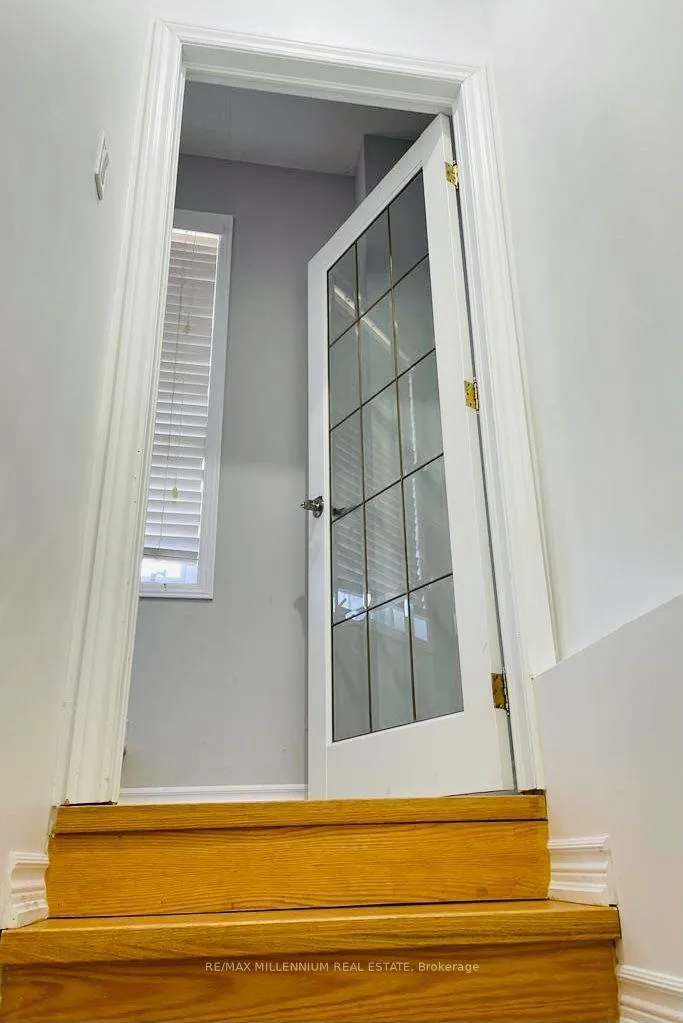 Front of Unit Lower, 48 Carpendale Crescent