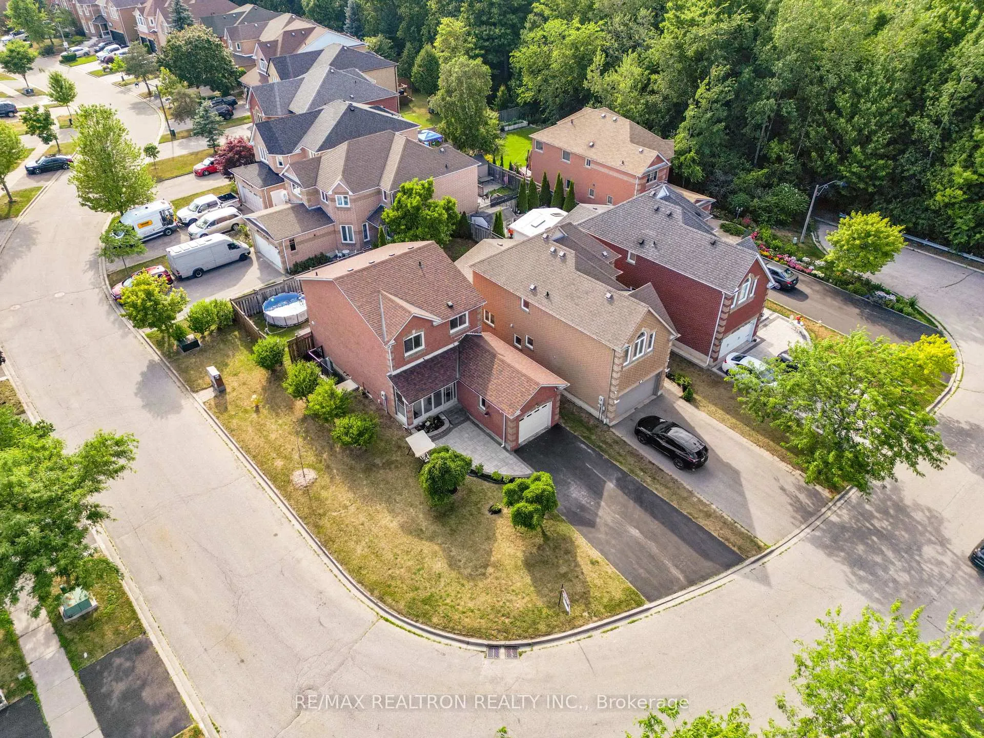Photo 3 of 1520 Sandhurst Crescent, Pickering, Highbush — HOMEH