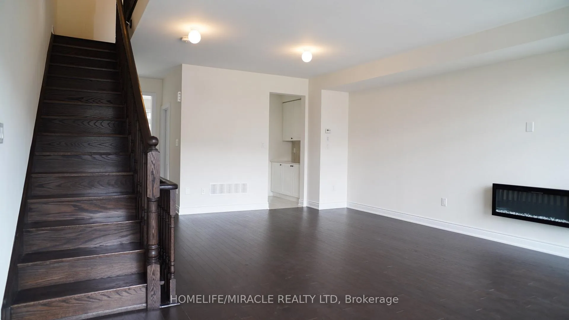 Photo 9 of 68 Tennant Circle, Vaughan, Vellore Village — HOMEH