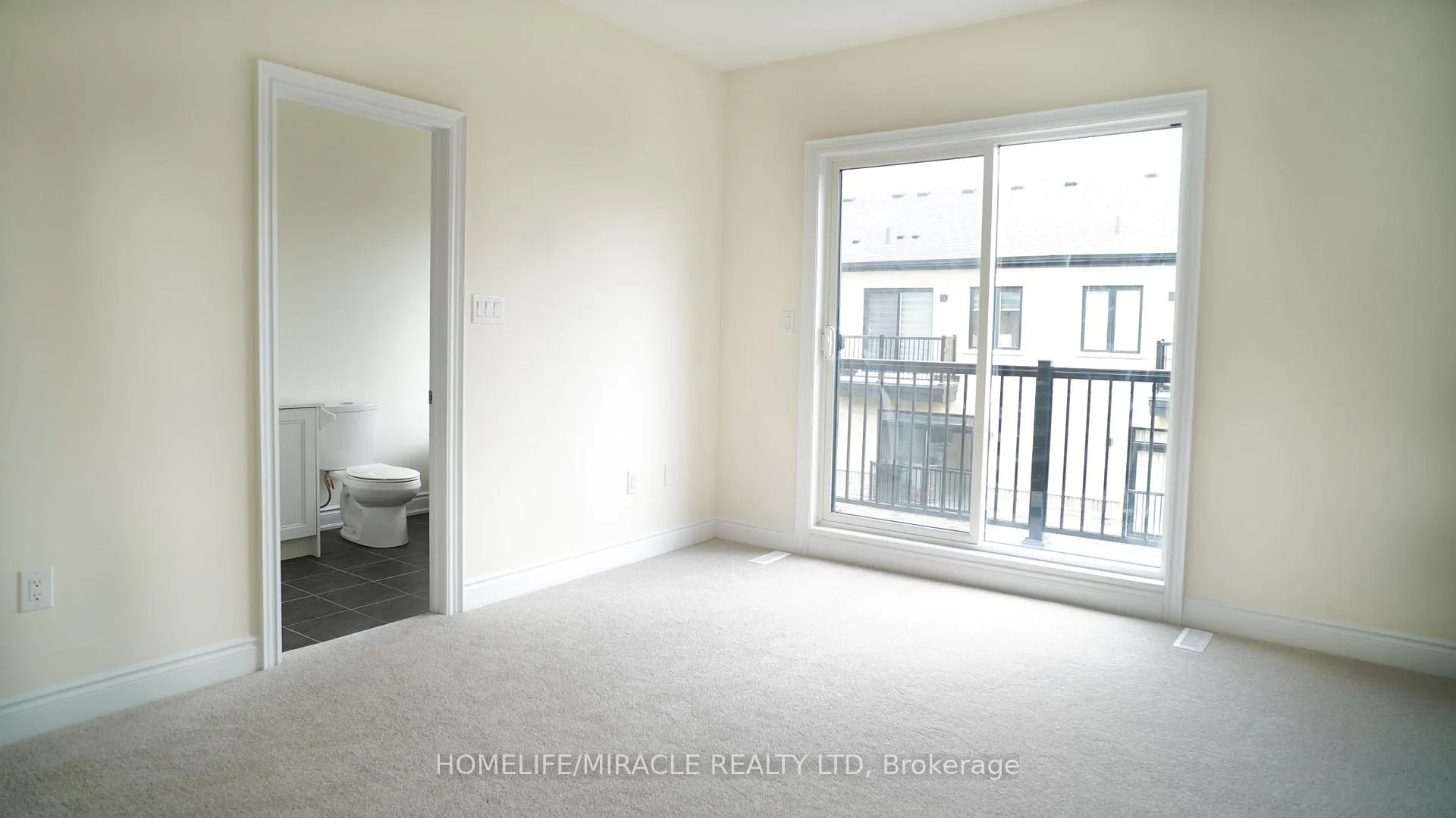 Photo 16 of 68 Tennant Circle, Vaughan, Vellore Village — HOMEH