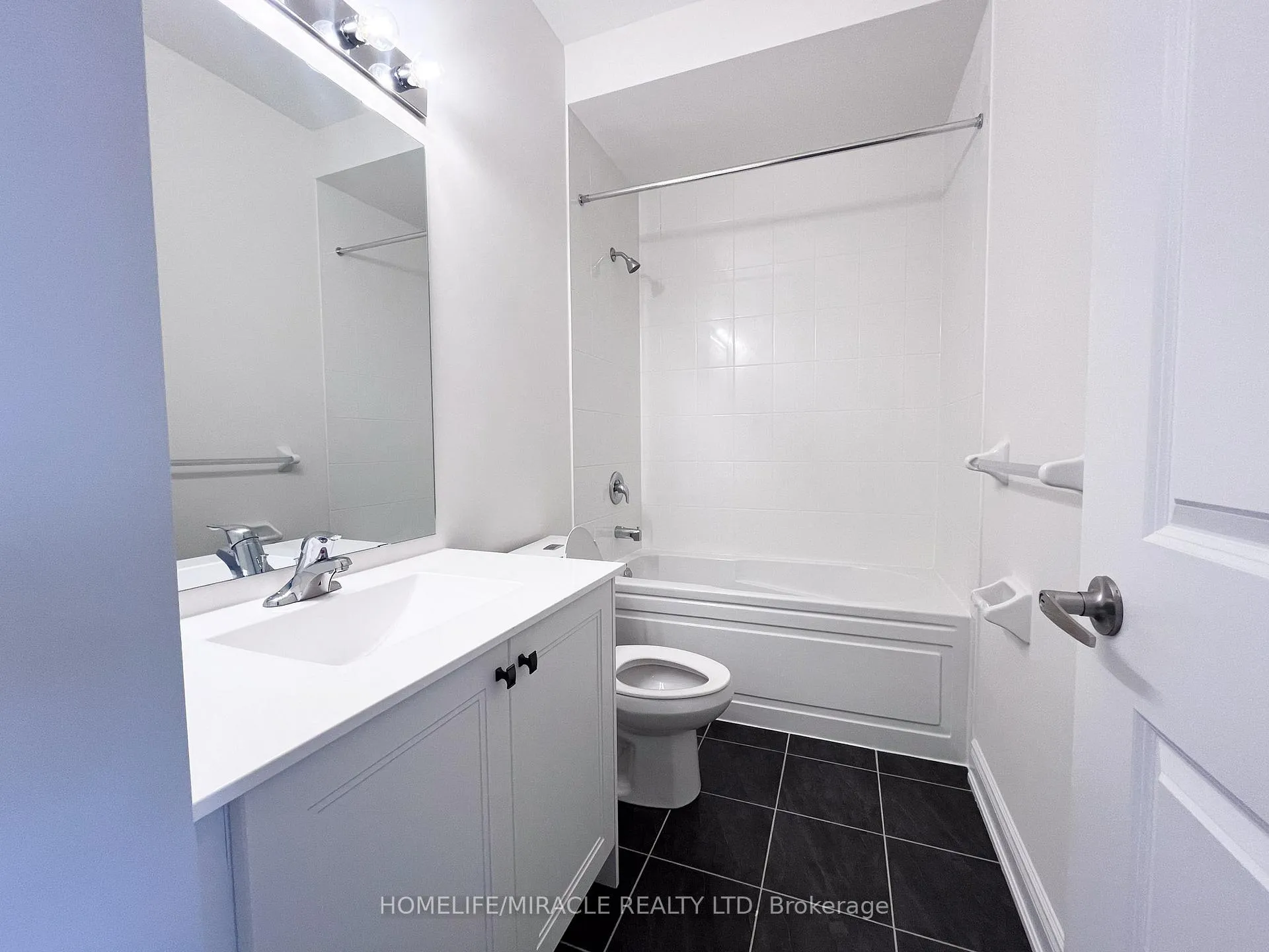 Photo 22 of 68 Tennant Circle, Vaughan, Vellore Village — HOMEH