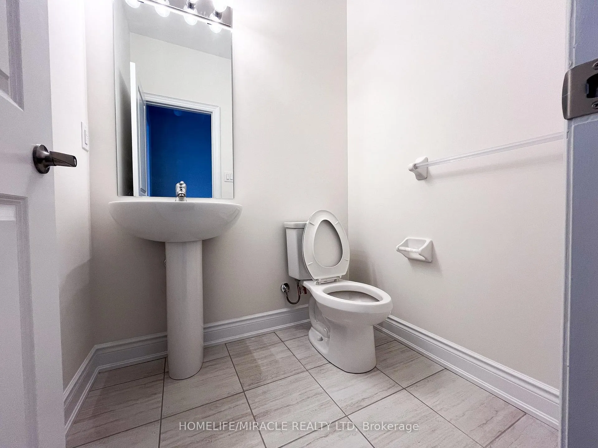 Photo 23 of 68 Tennant Circle, Vaughan, Vellore Village — HOMEH