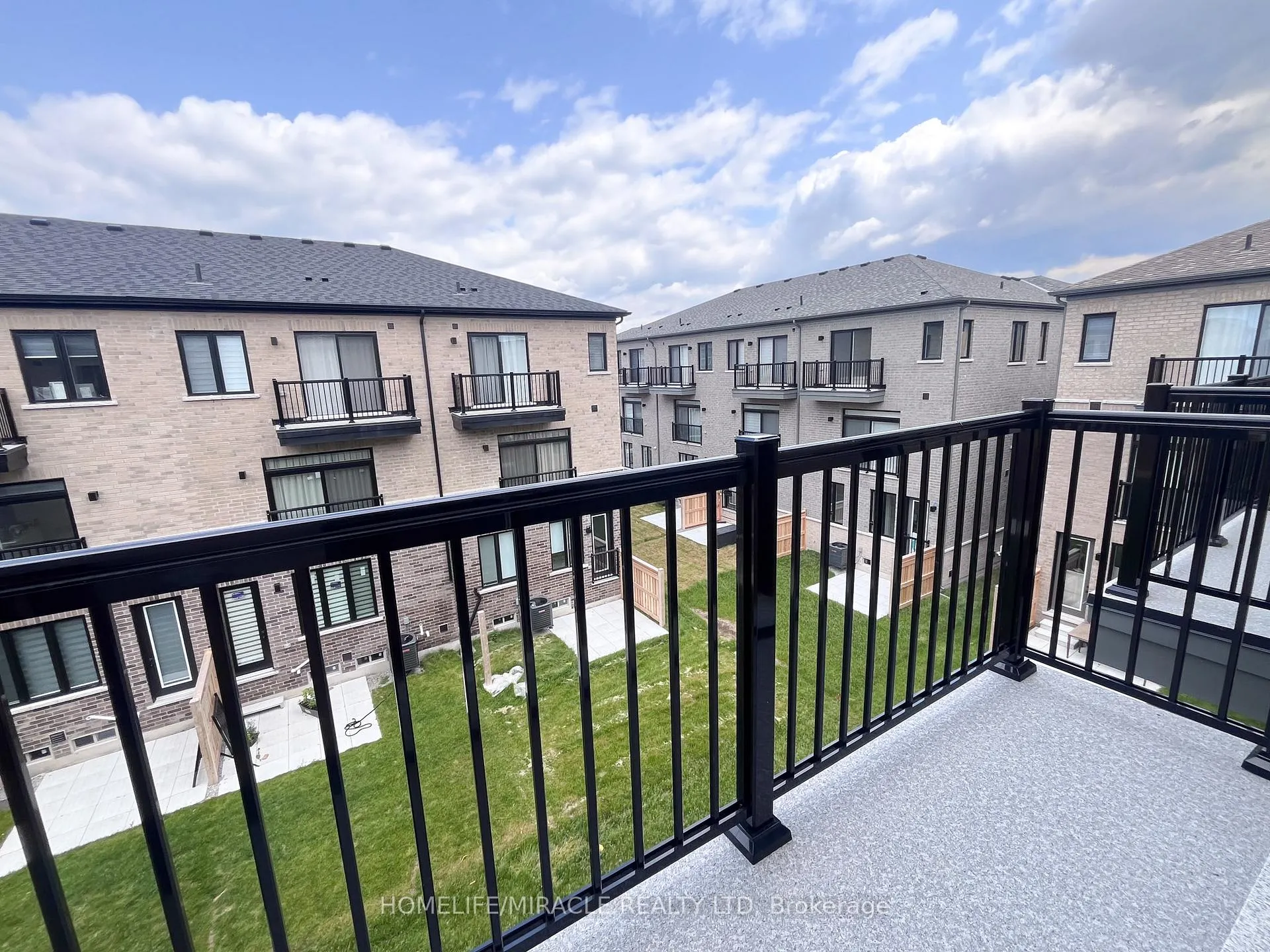 Photo 24 of 68 Tennant Circle, Vaughan, Vellore Village — HOMEH