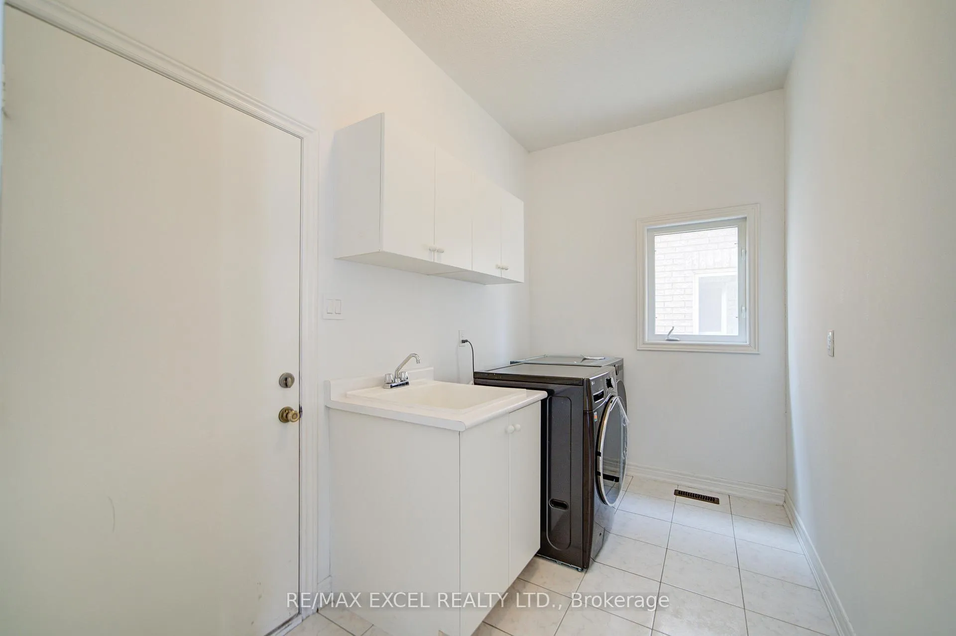 Photo 6 of 13 Kindy Street, Markham, Wismer — HOMEH