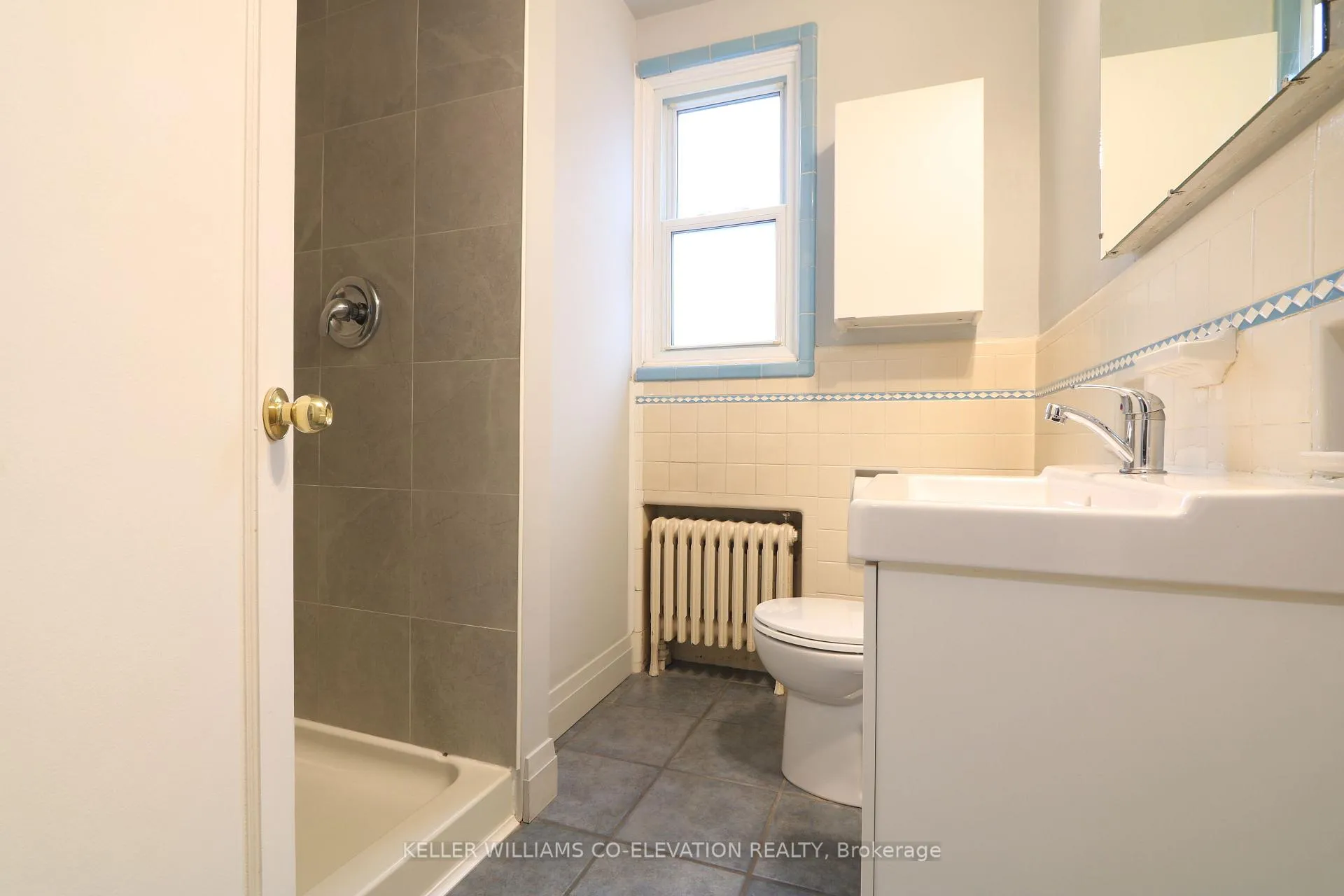 Photo 10 of 130 Sherman Avenue S, Hamilton, Gibson — HOMEH