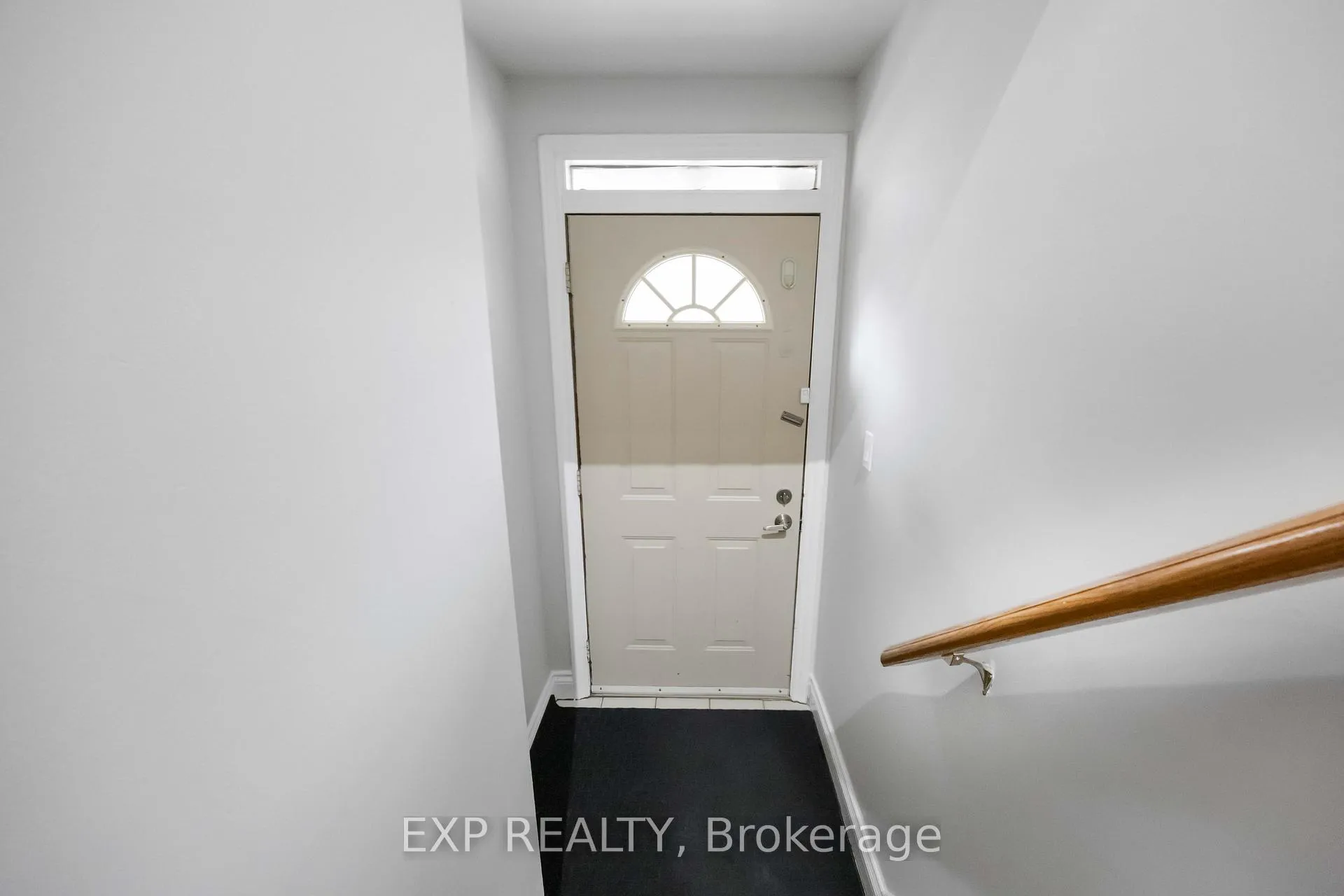 Photo 3 of Unit Upper, 211 Dovercourt Road, Toronto, Trinity-Bellwoods — HOMEH