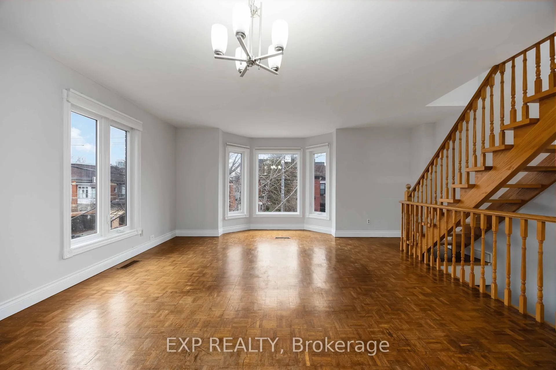 Photo 8 of Unit Upper, 211 Dovercourt Road, Toronto, Trinity-Bellwoods — HOMEH
