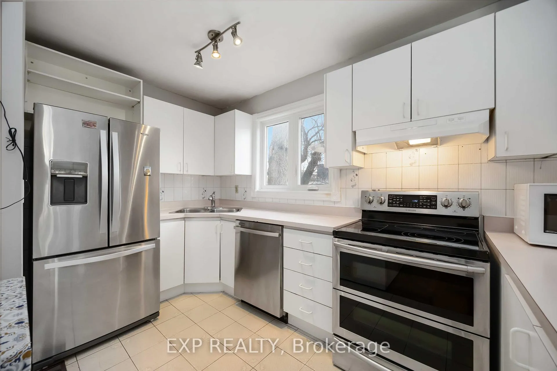 Photo 9 of Unit Upper, 211 Dovercourt Road, Toronto, Trinity-Bellwoods — HOMEH