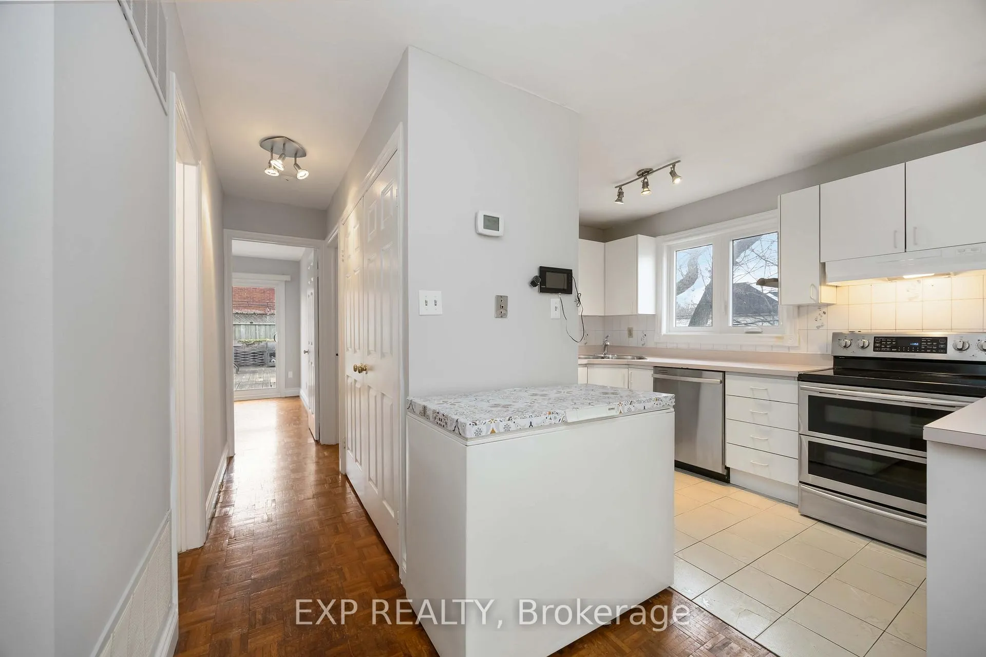 Photo 13 of Unit Upper, 211 Dovercourt Road, Toronto, Trinity-Bellwoods — HOMEH