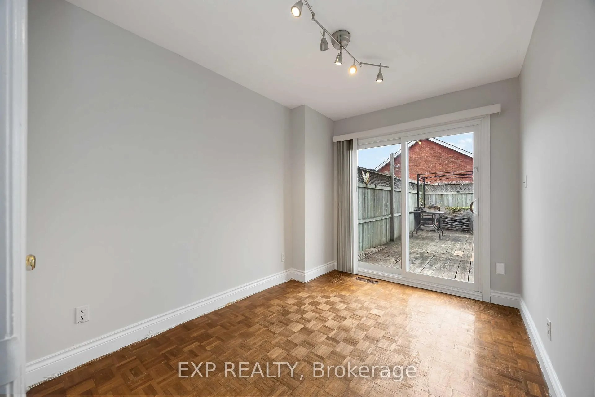 Photo 15 of Unit Upper, 211 Dovercourt Road, Toronto, Trinity-Bellwoods — HOMEH