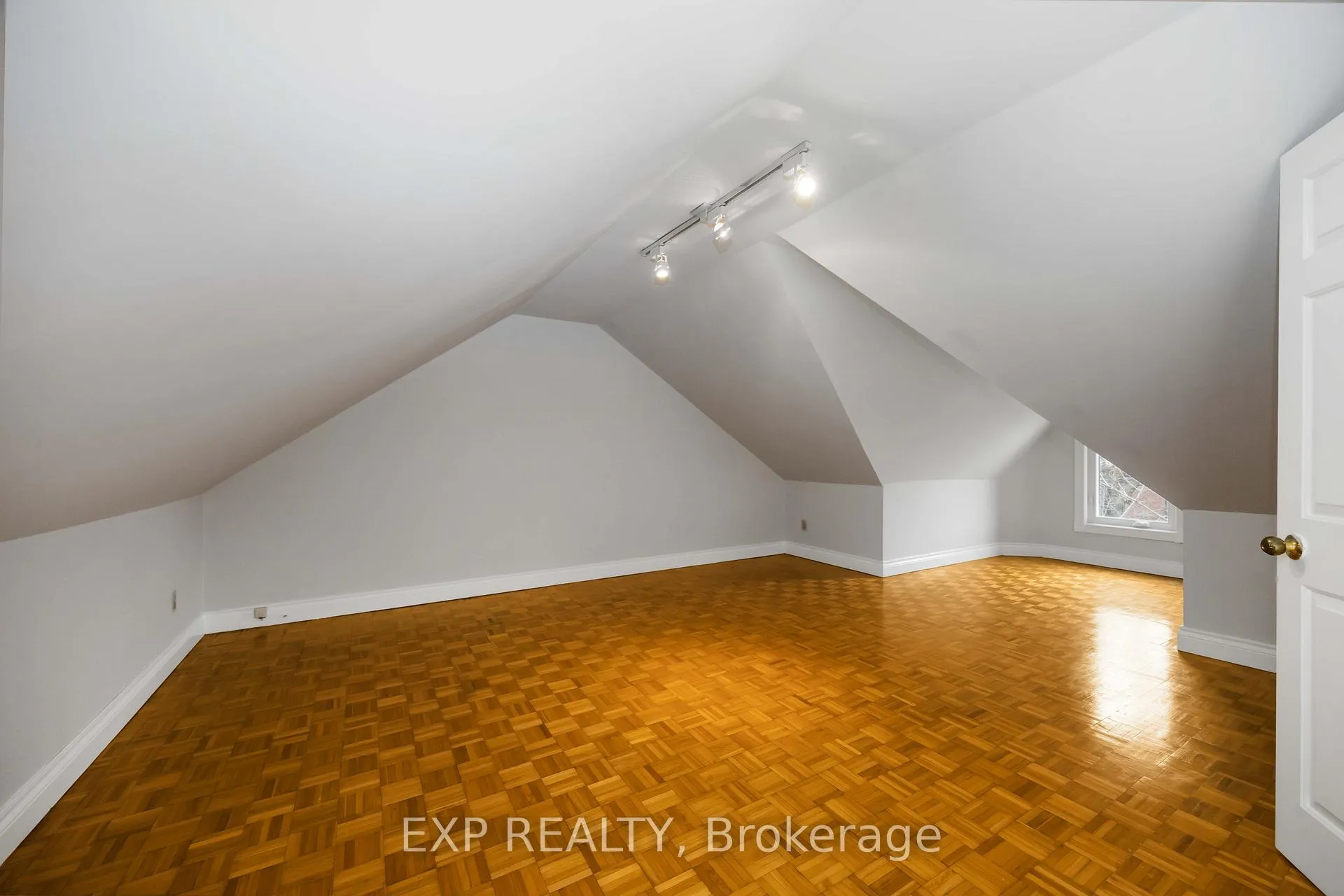 Photo 19 of Unit Upper, 211 Dovercourt Road, Toronto, Trinity-Bellwoods — HOMEH