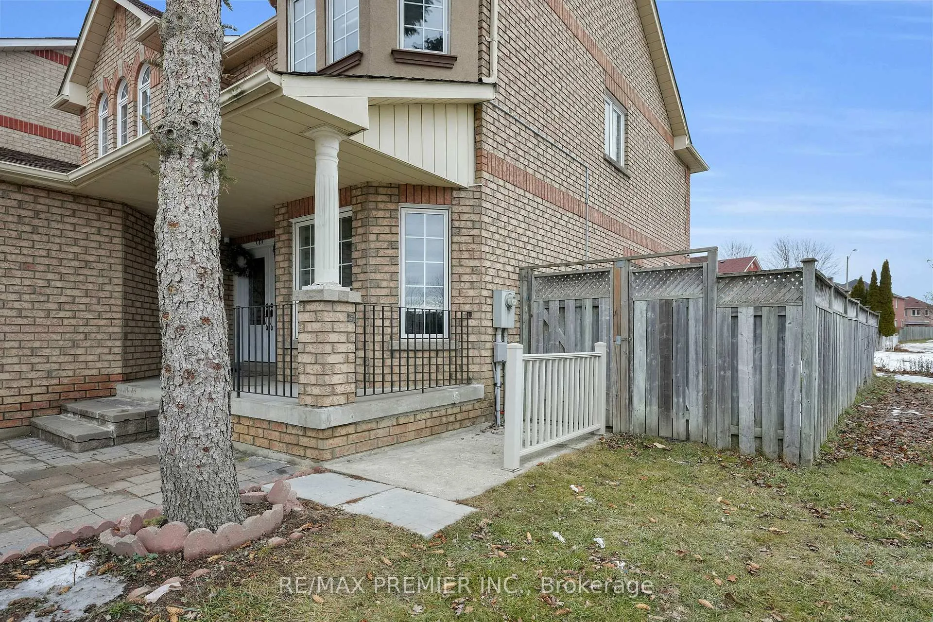 Photo 2 of Unit Basement, 370 Highglen Avenue, Markham, Middlefield — HOMEH
